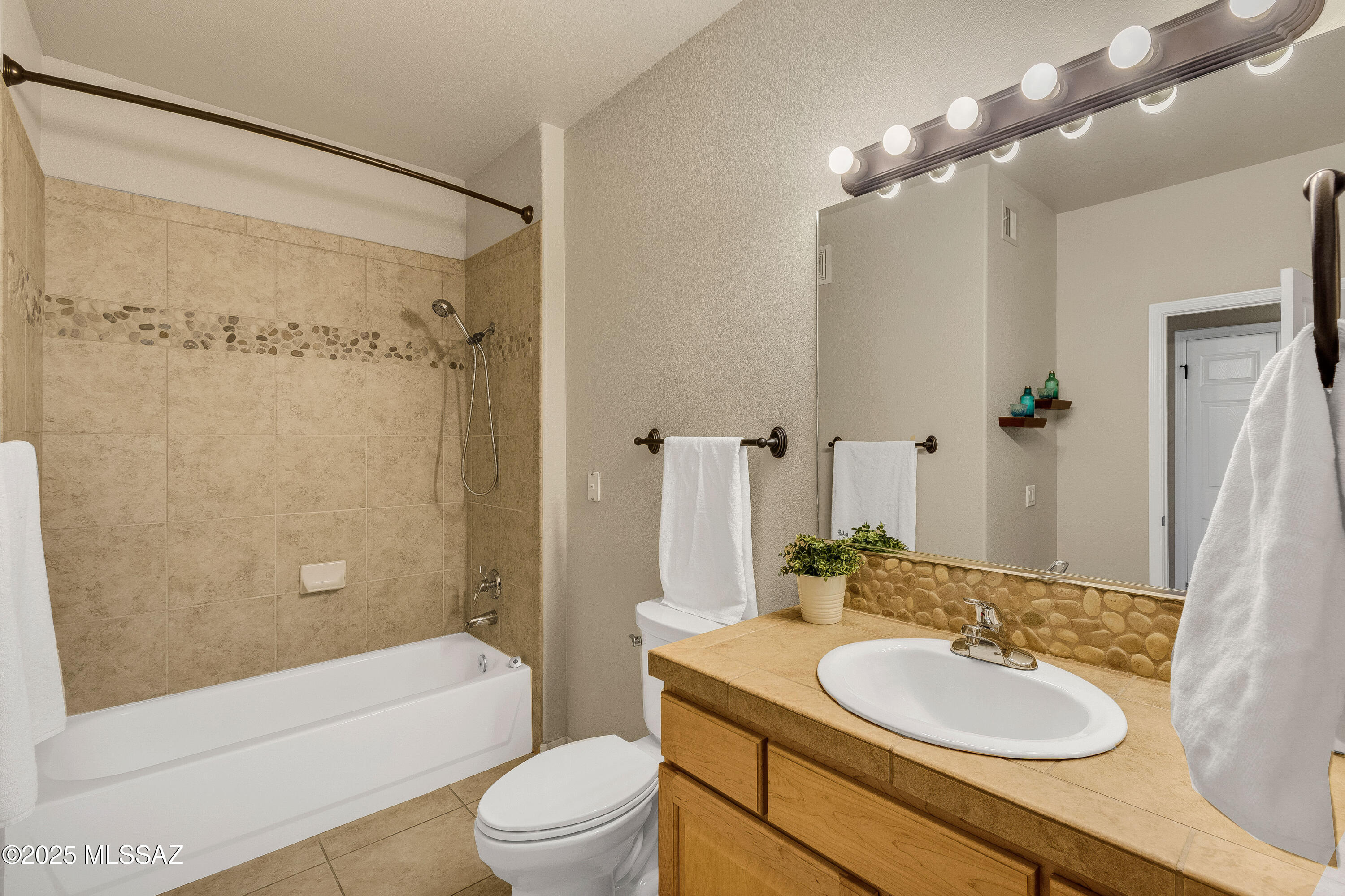 7050 E Sunrise Drive 18204