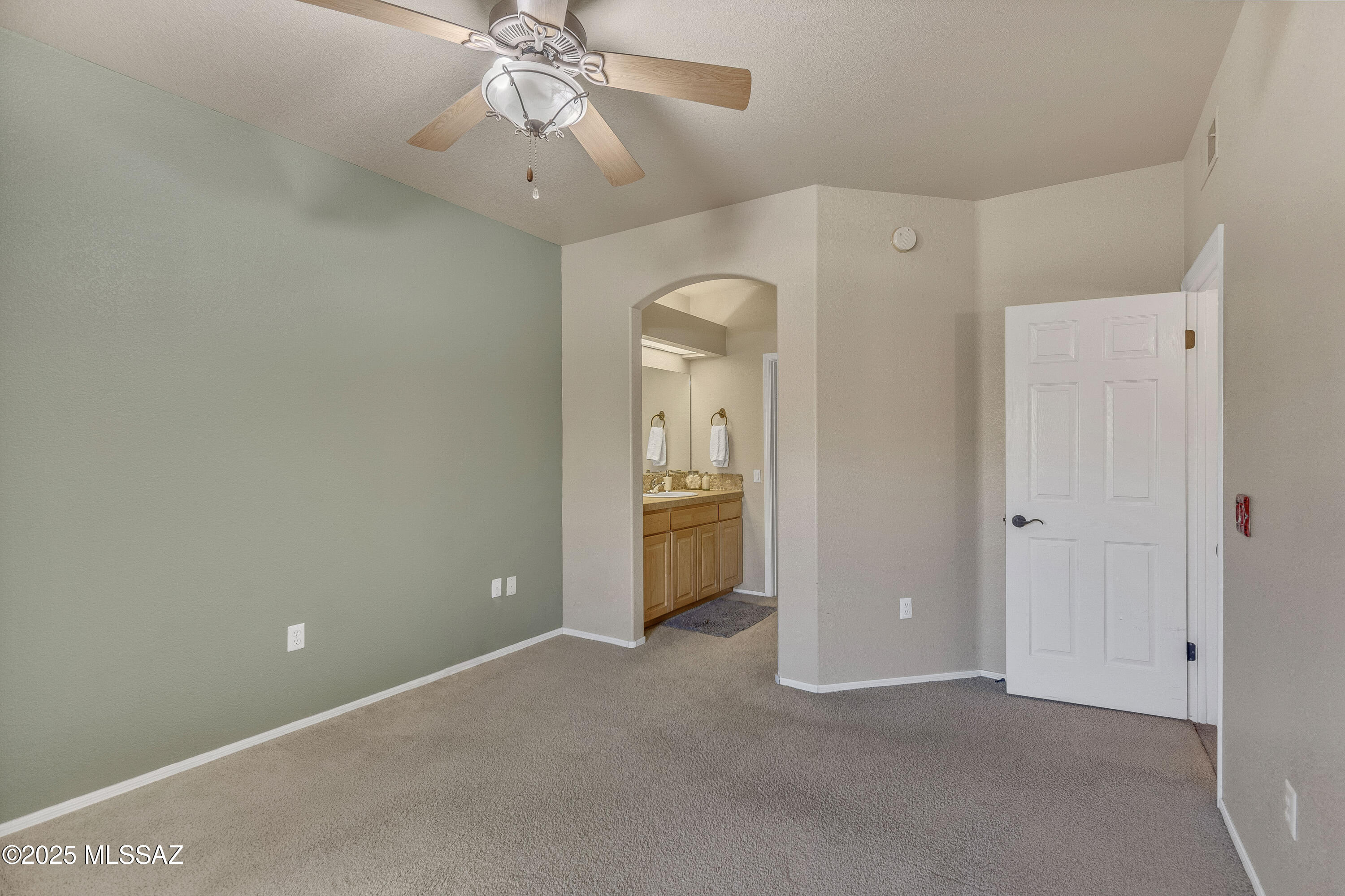7050 E Sunrise Drive 18204