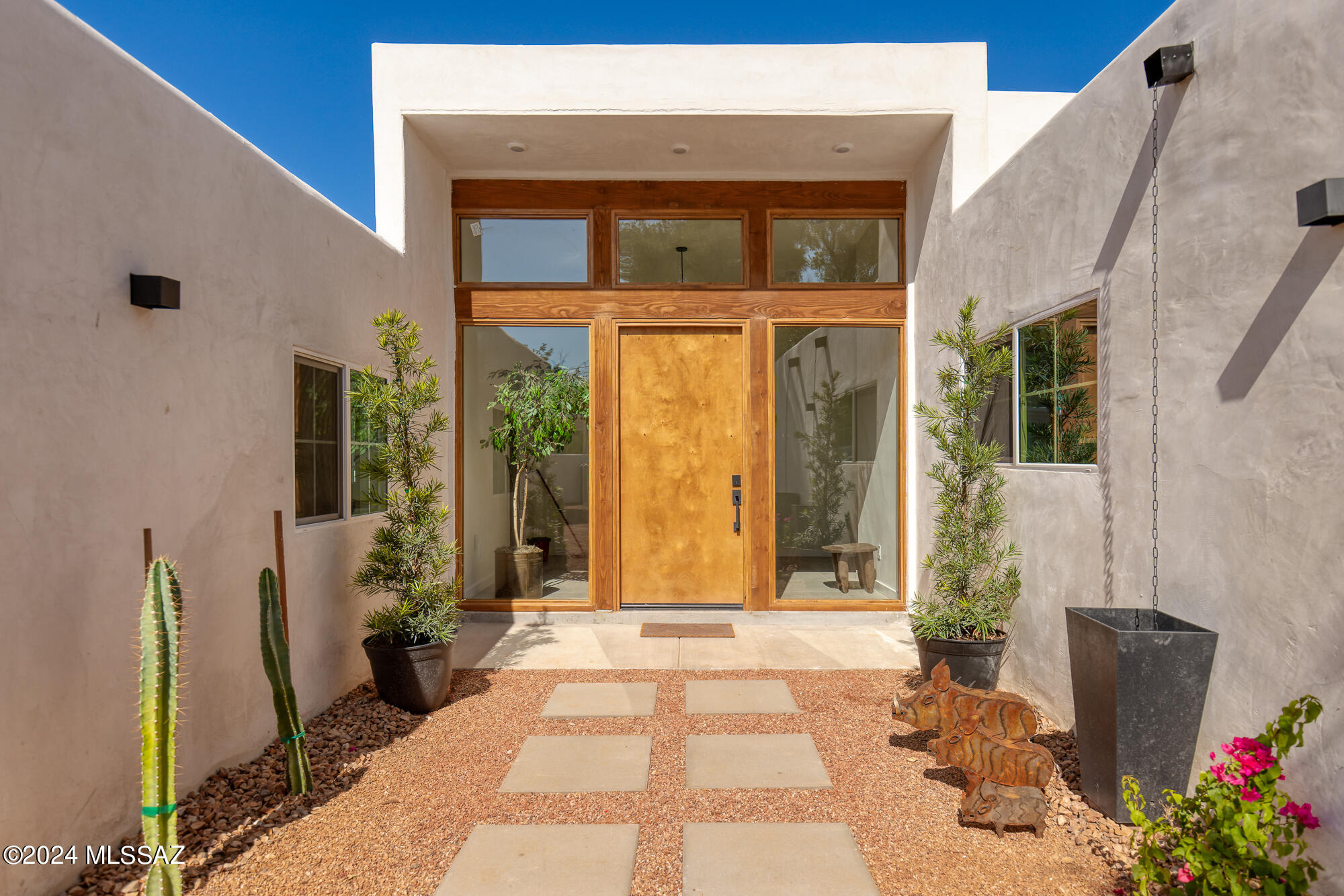 2625 E Clays Alley