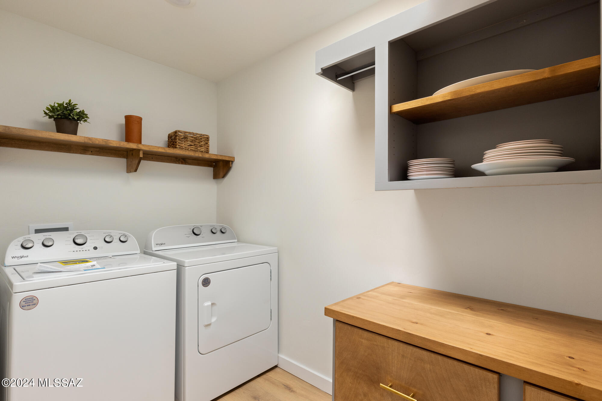 2625 E Clays Alley