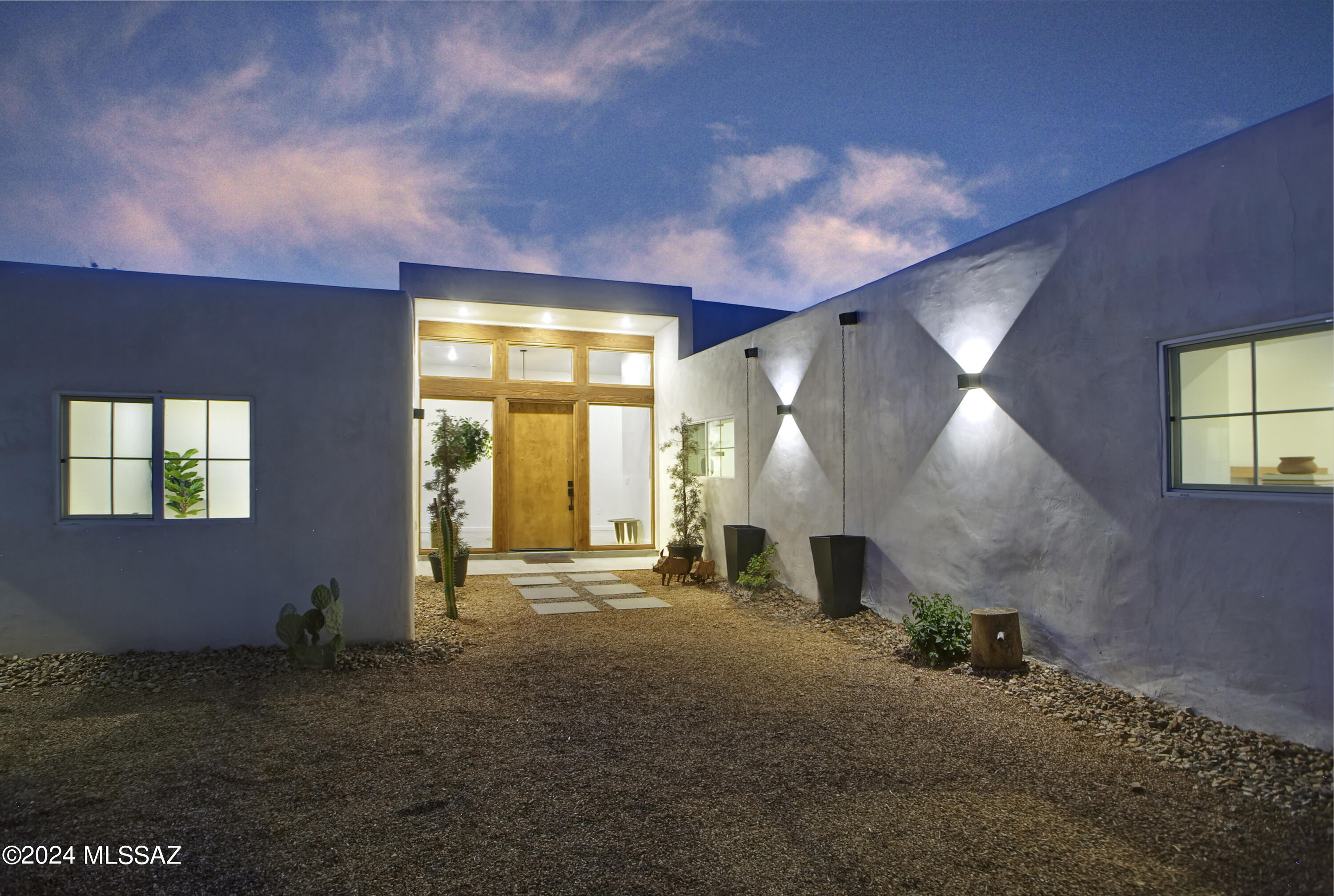 2625 E Clays Alley