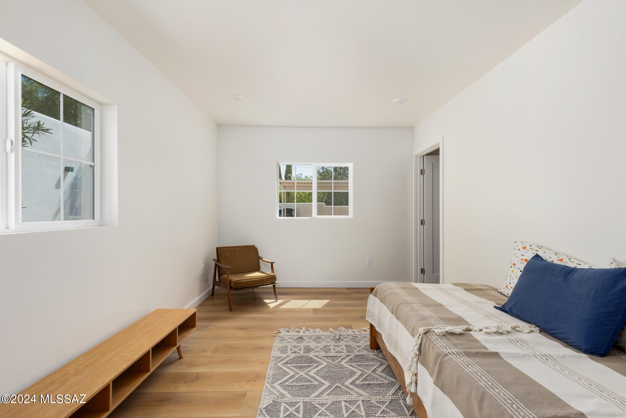 2625 E Clays Alley