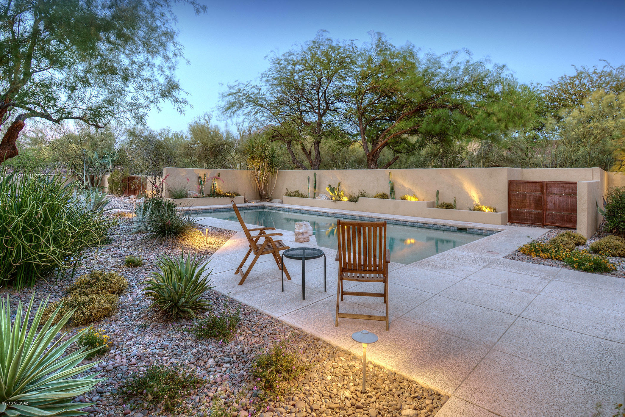 6751 N Paseo De Los Altos