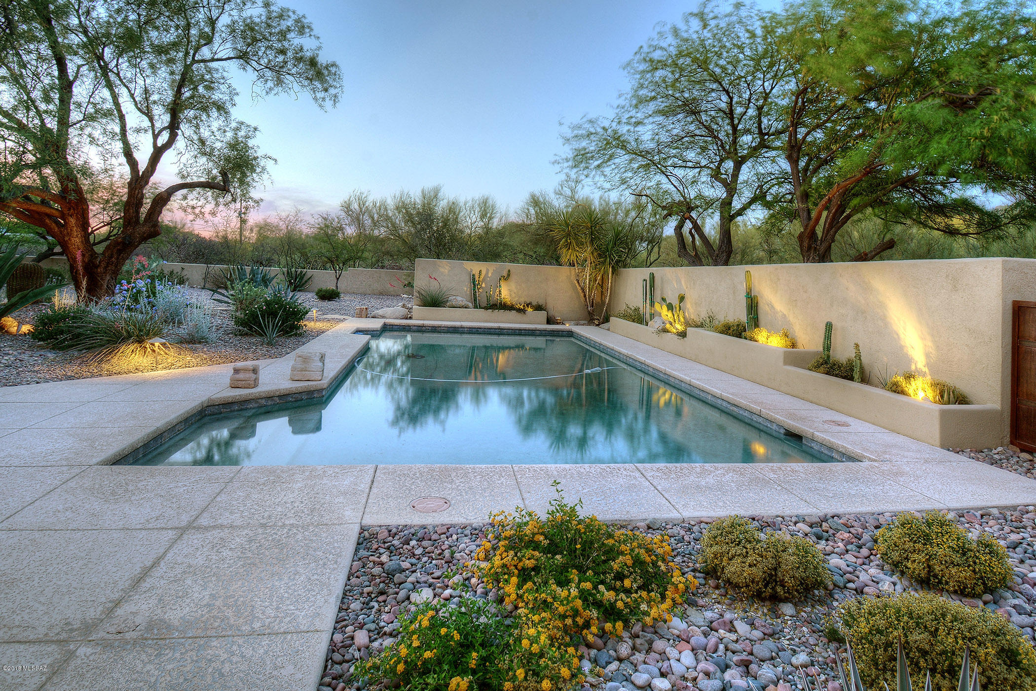 6751 N Paseo De Los Altos