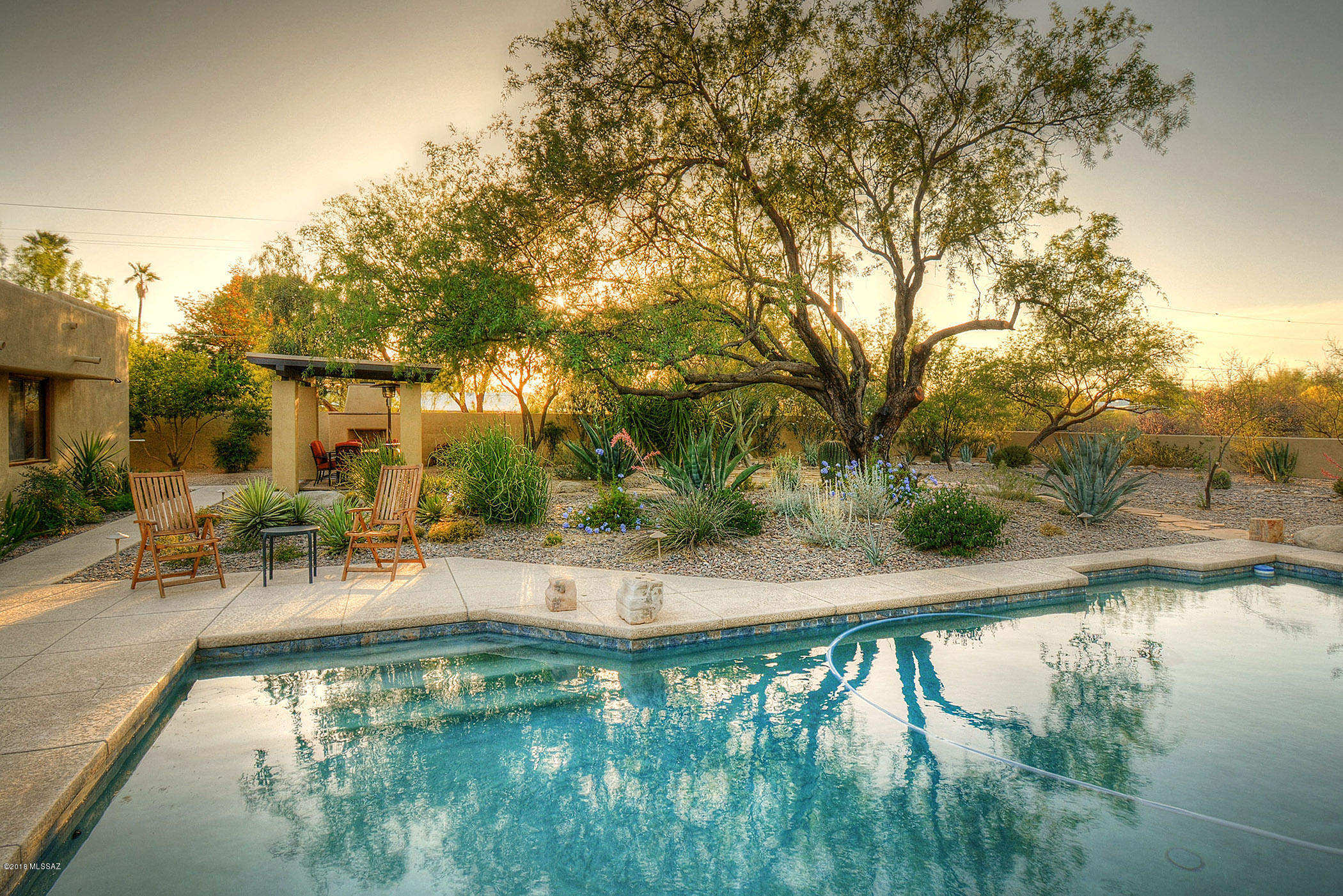 6751 N Paseo De Los Altos