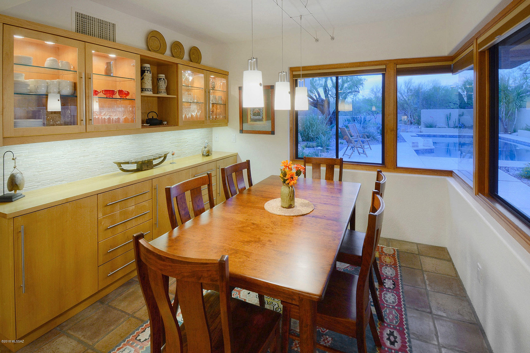 6751 N Paseo De Los Altos