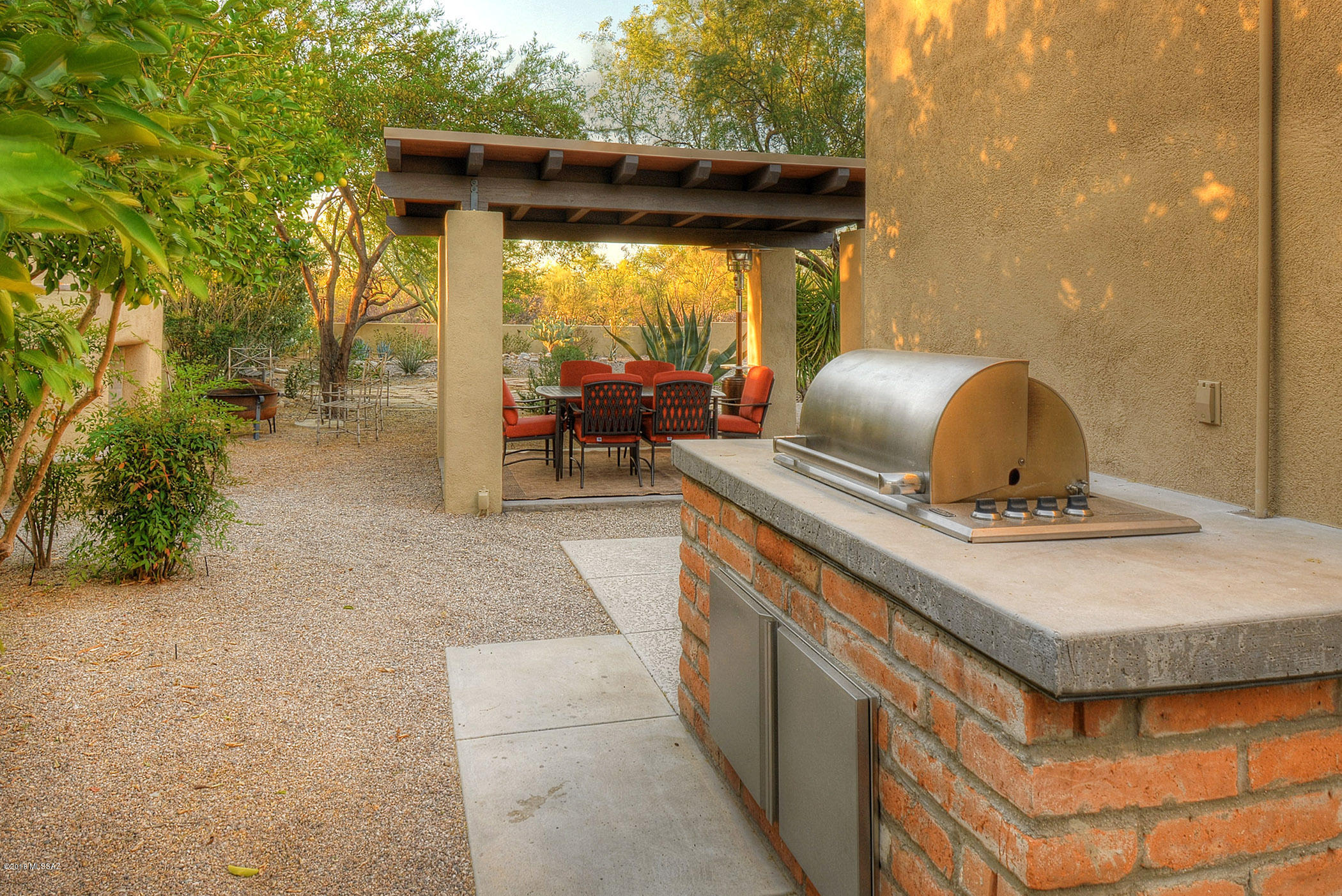 6751 N Paseo De Los Altos