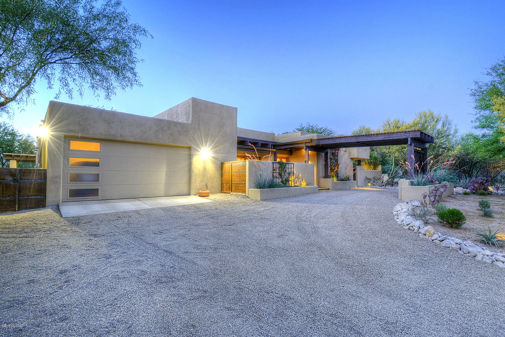 6751 N Paseo De Los Altos