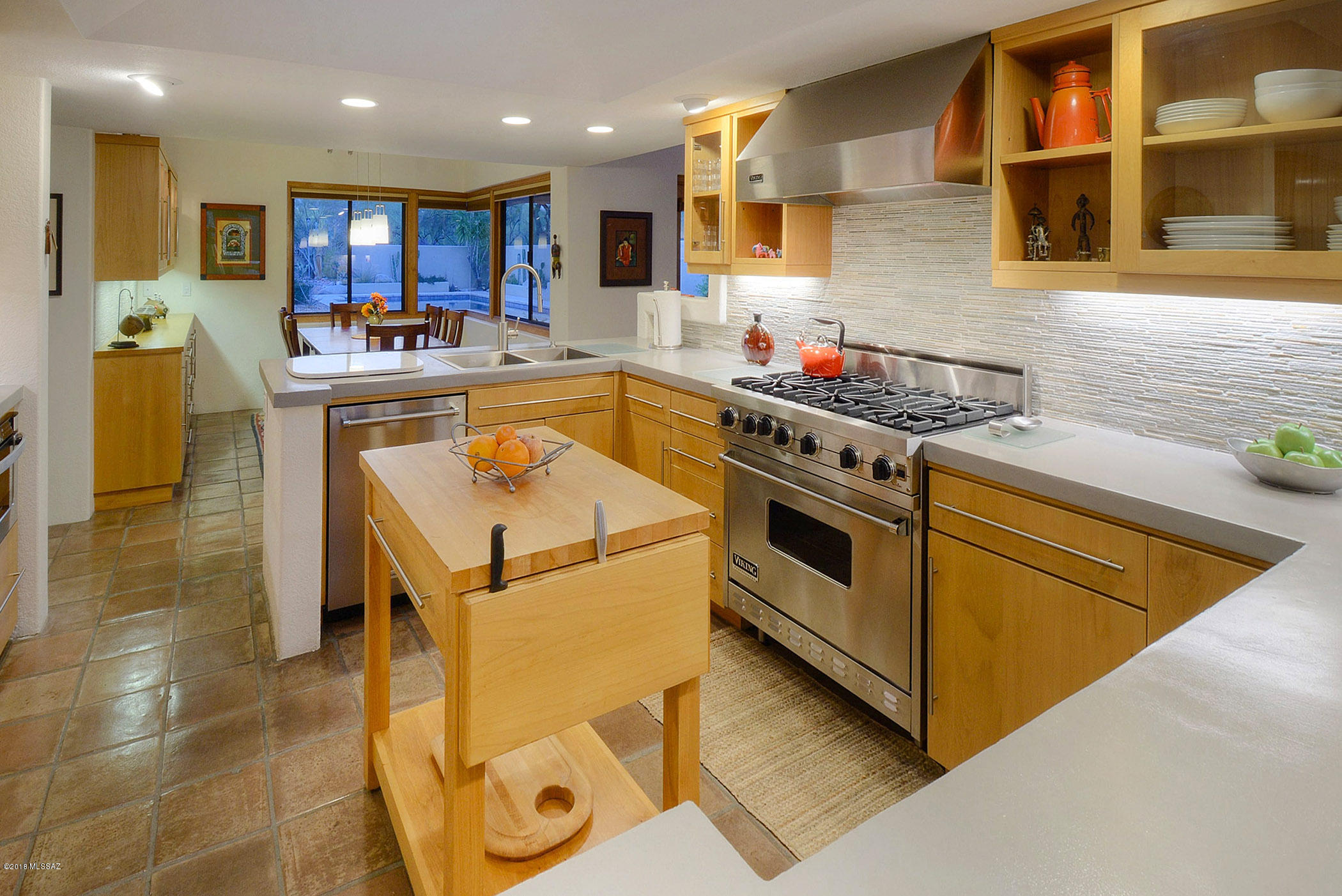 6751 N Paseo De Los Altos
