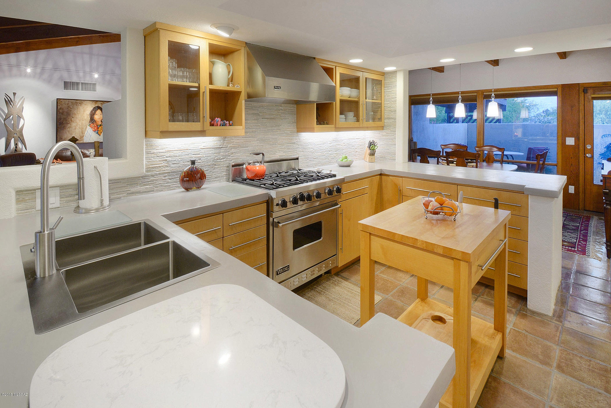 6751 N Paseo De Los Altos