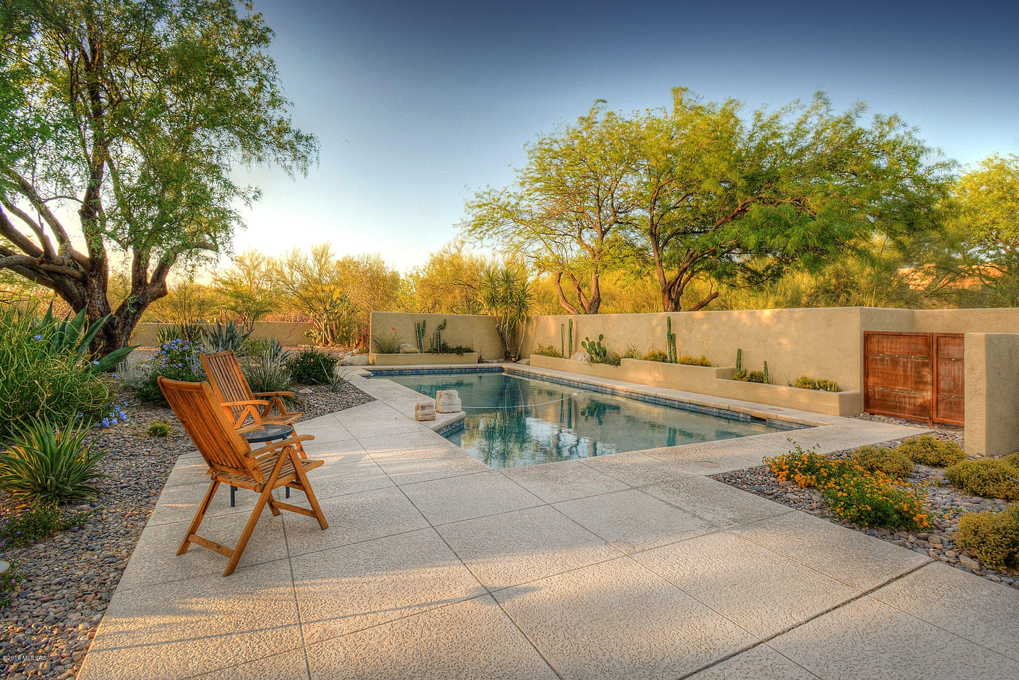 6751 N Paseo De Los Altos