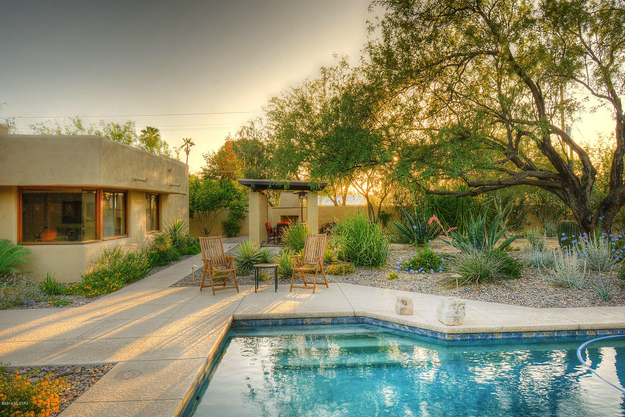 6751 N Paseo De Los Altos