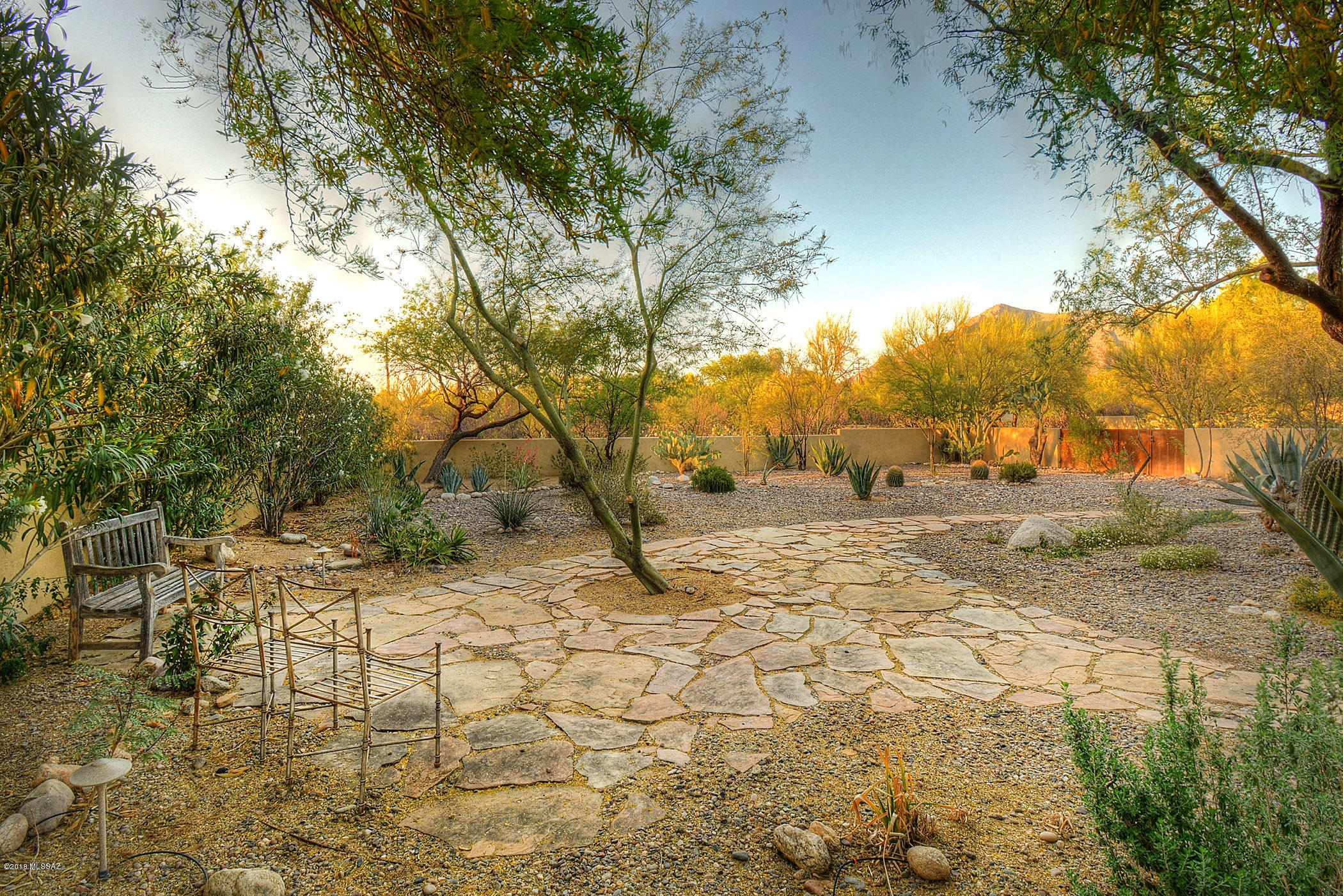 6751 N Paseo De Los Altos