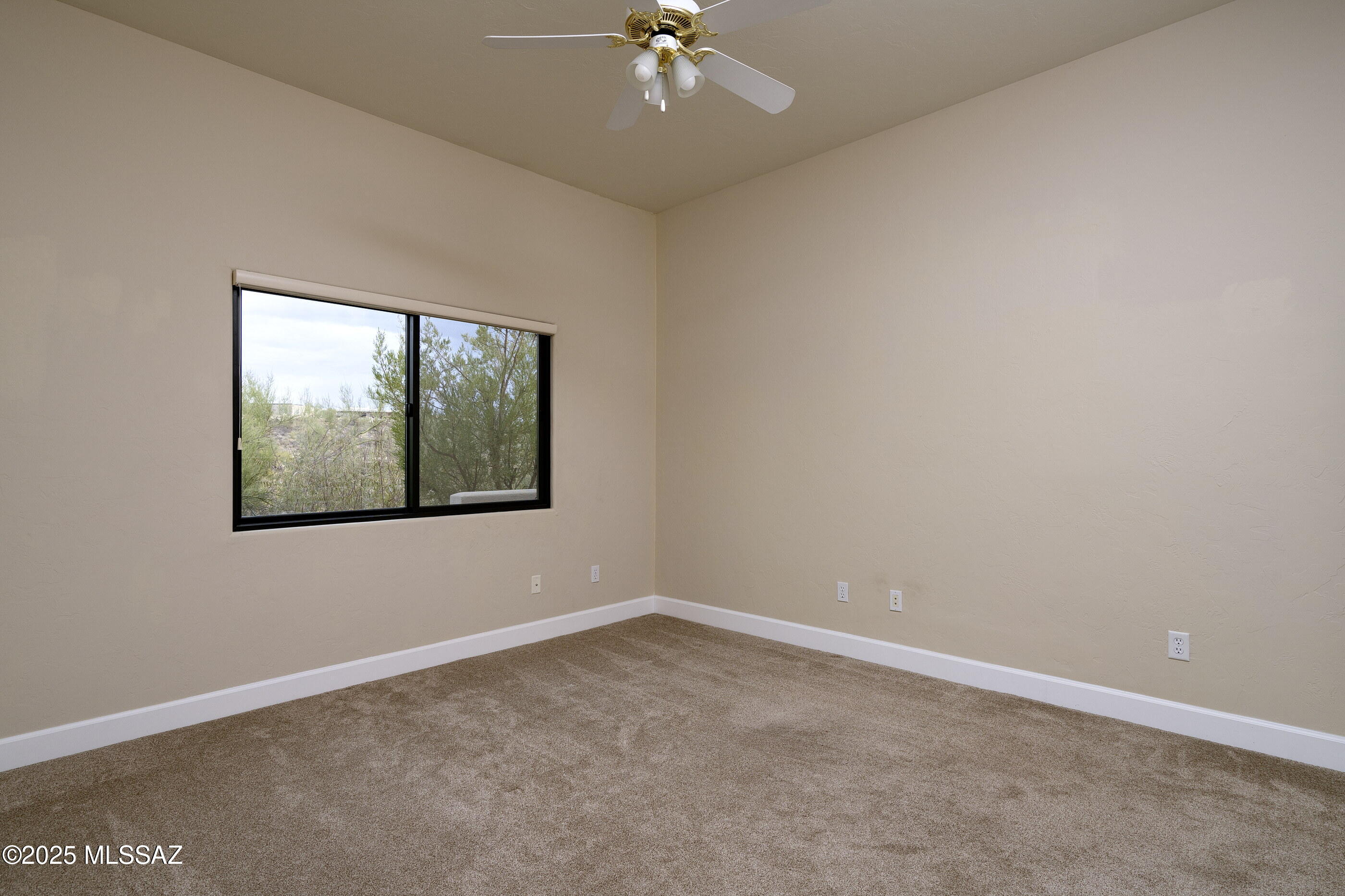 5801 E Placita Rocosa