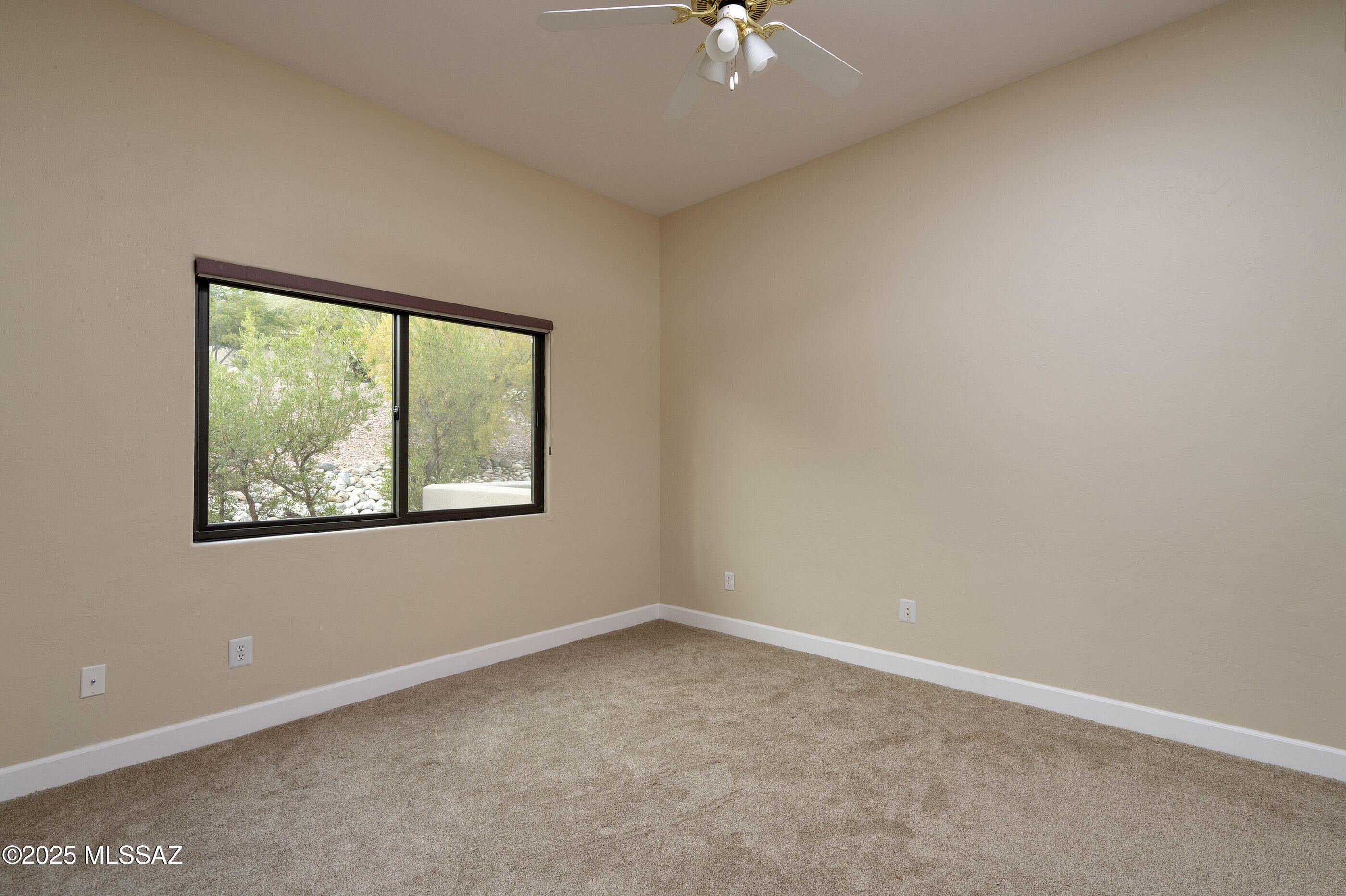 5801 E Placita Rocosa