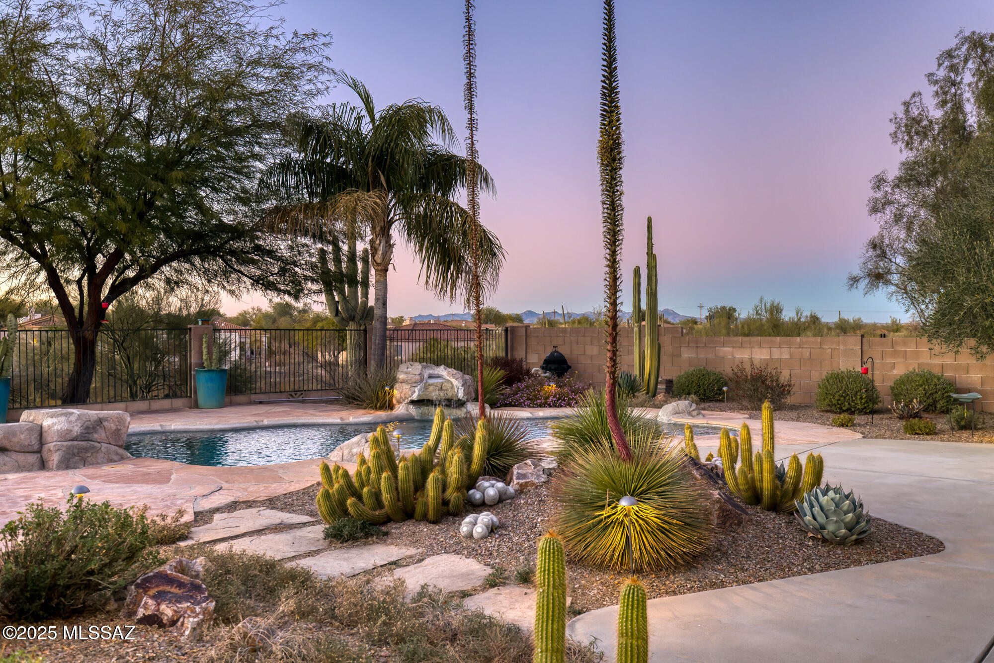 4092 W Tombolo Trail