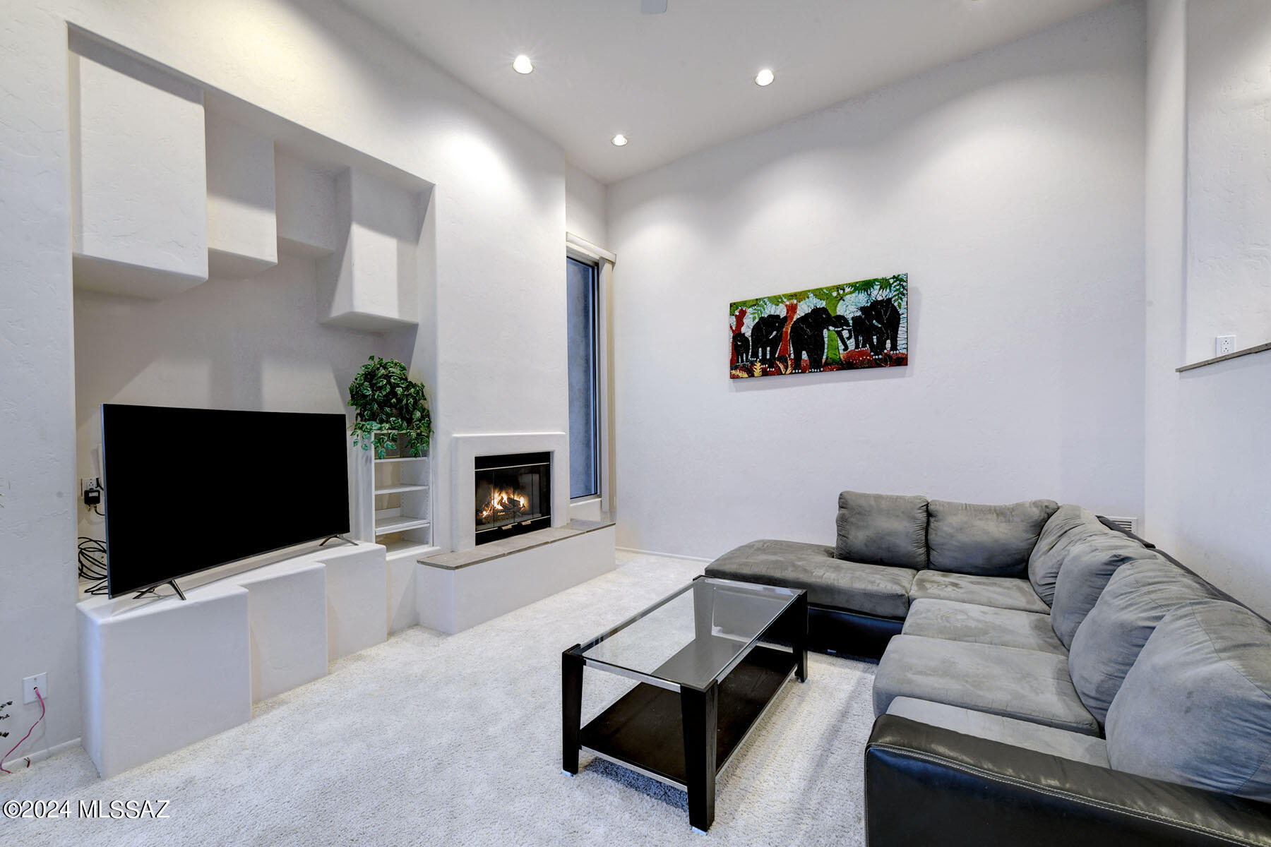 5740 N Via Elena