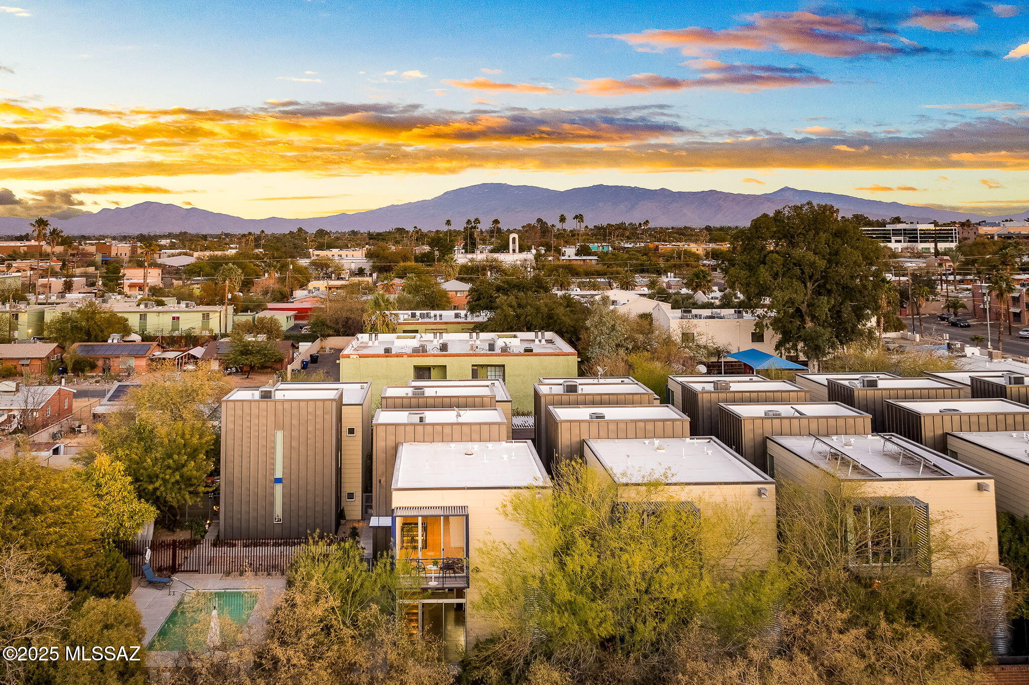 3613 E 3rd Street