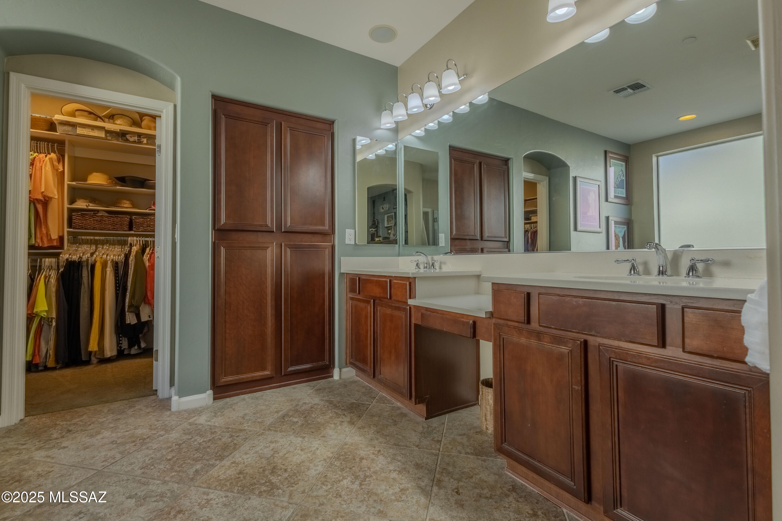 2501 E Bluejay Bluff Lane