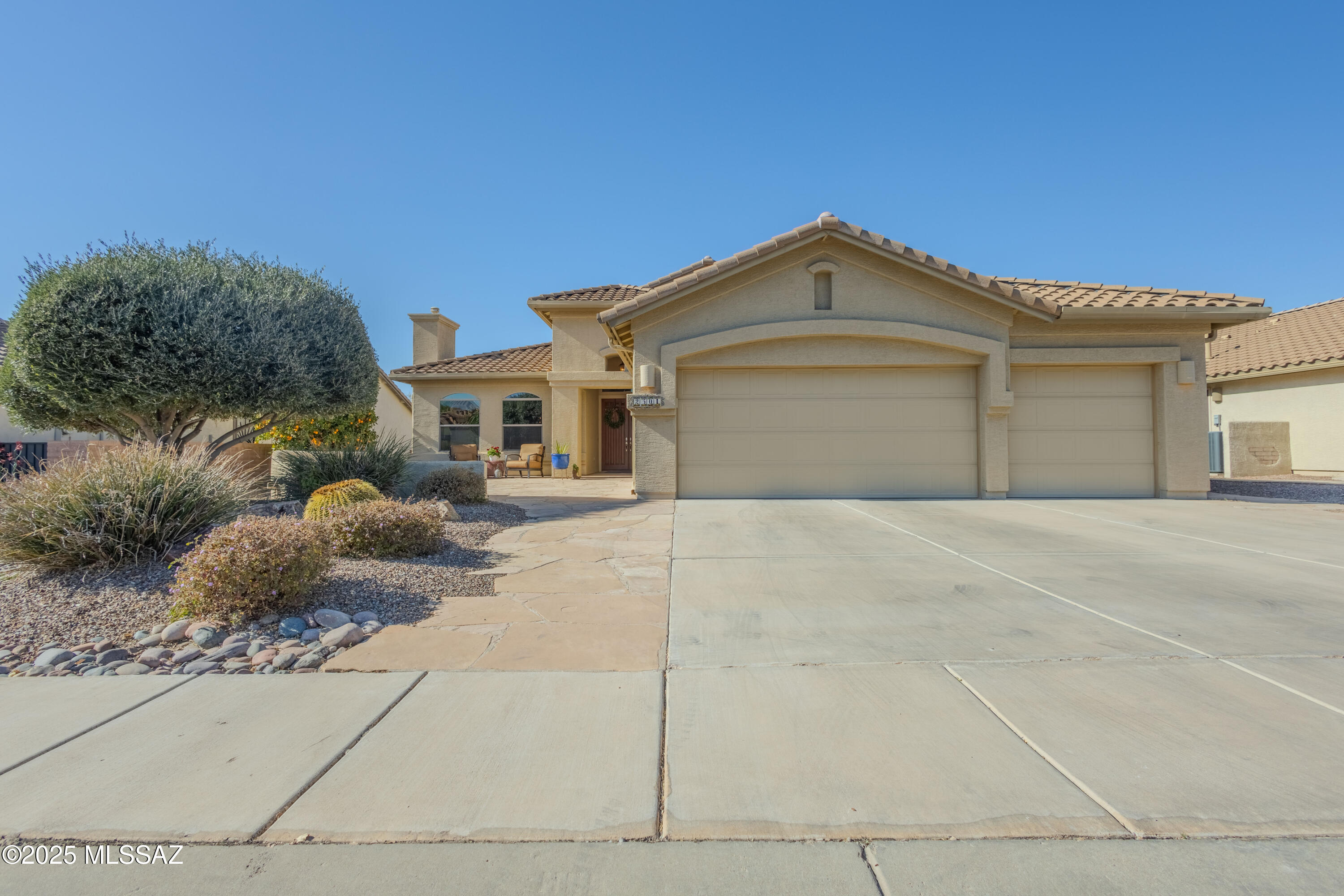 2501 E Bluejay Bluff Lane