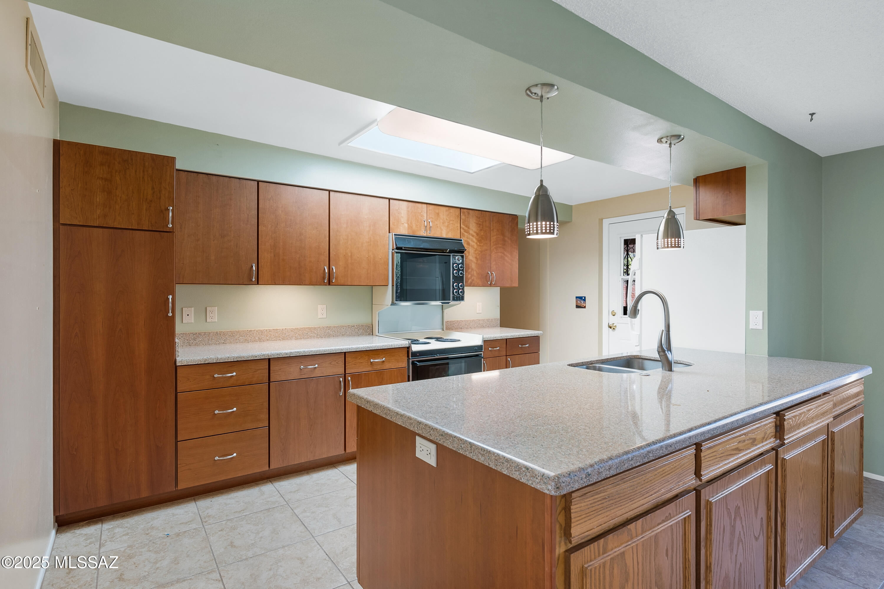 2014 W Shalimar Way