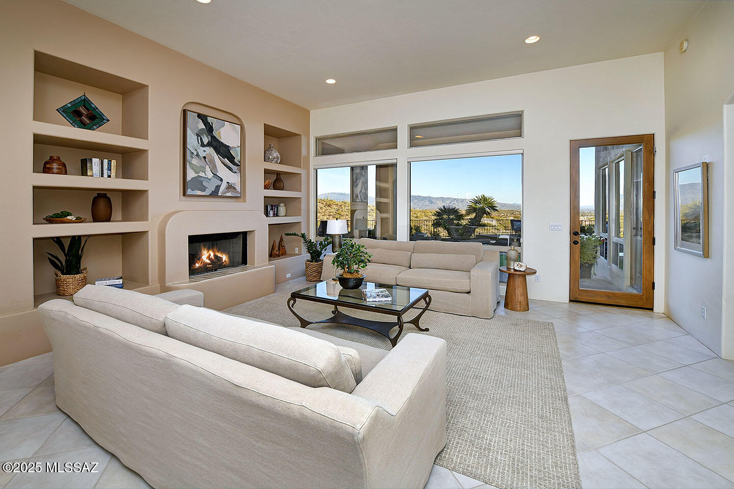 6100 N Paseo Valdear