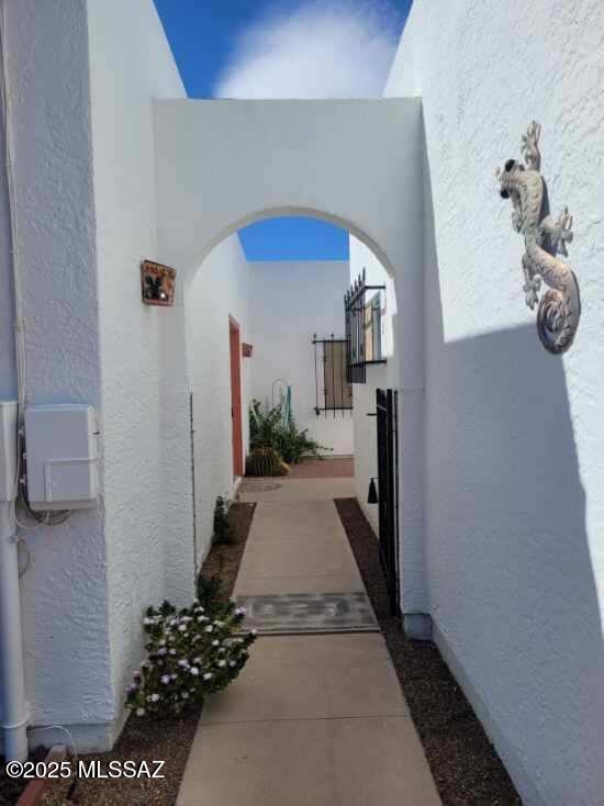 871 N Camino De Luz