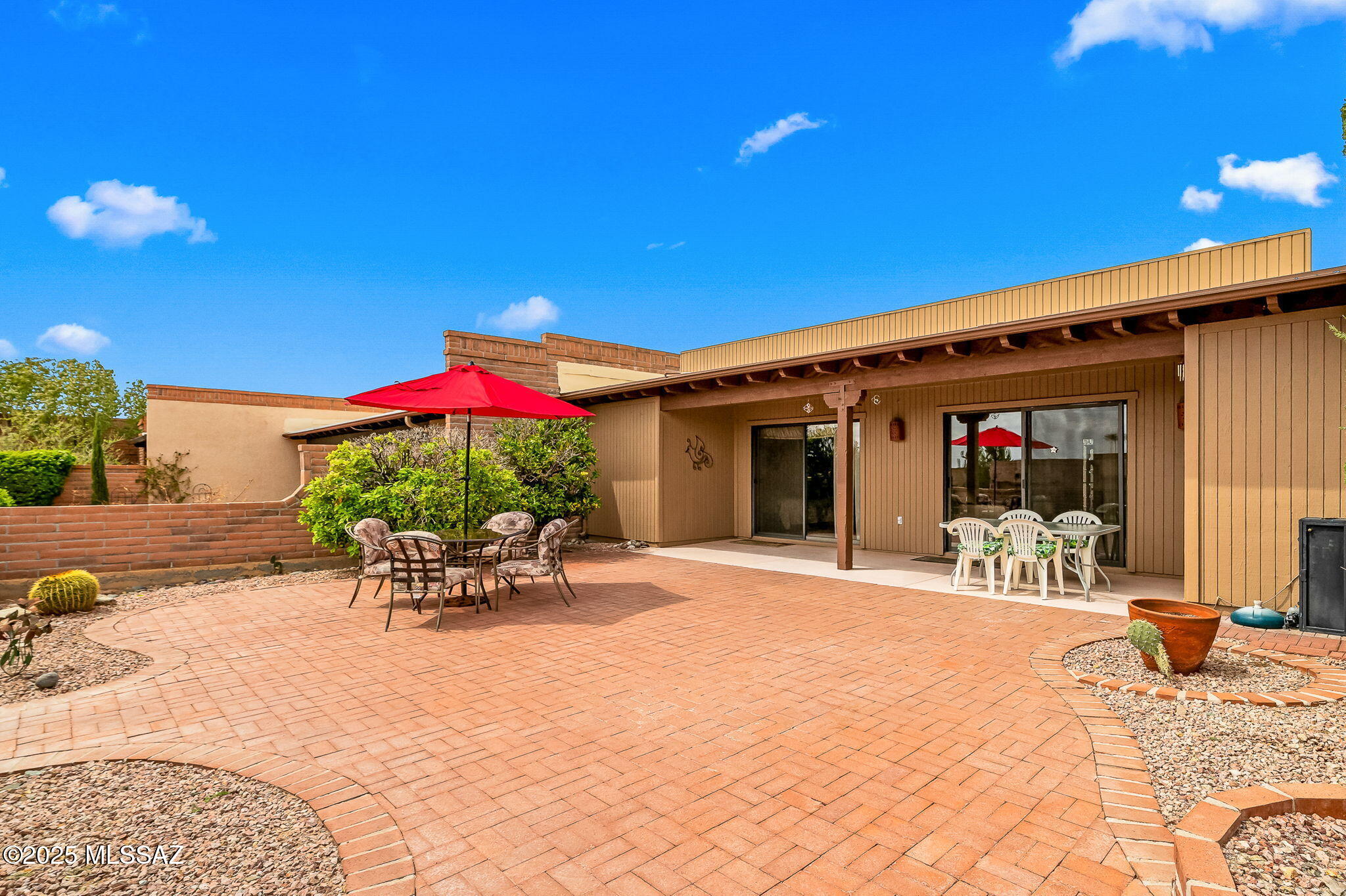 1389 W Camino Del Pato
