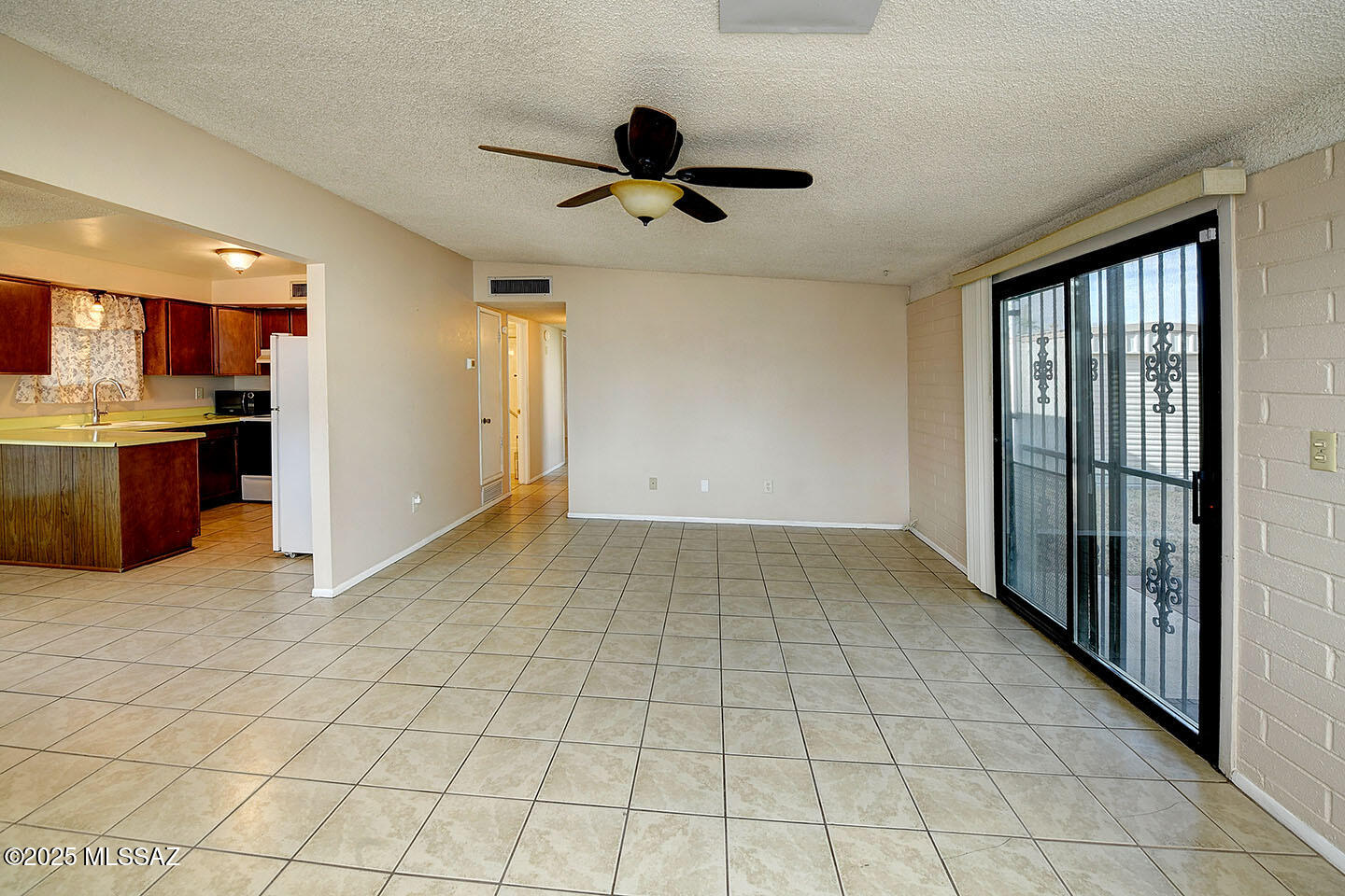 320 W Calle Alvord