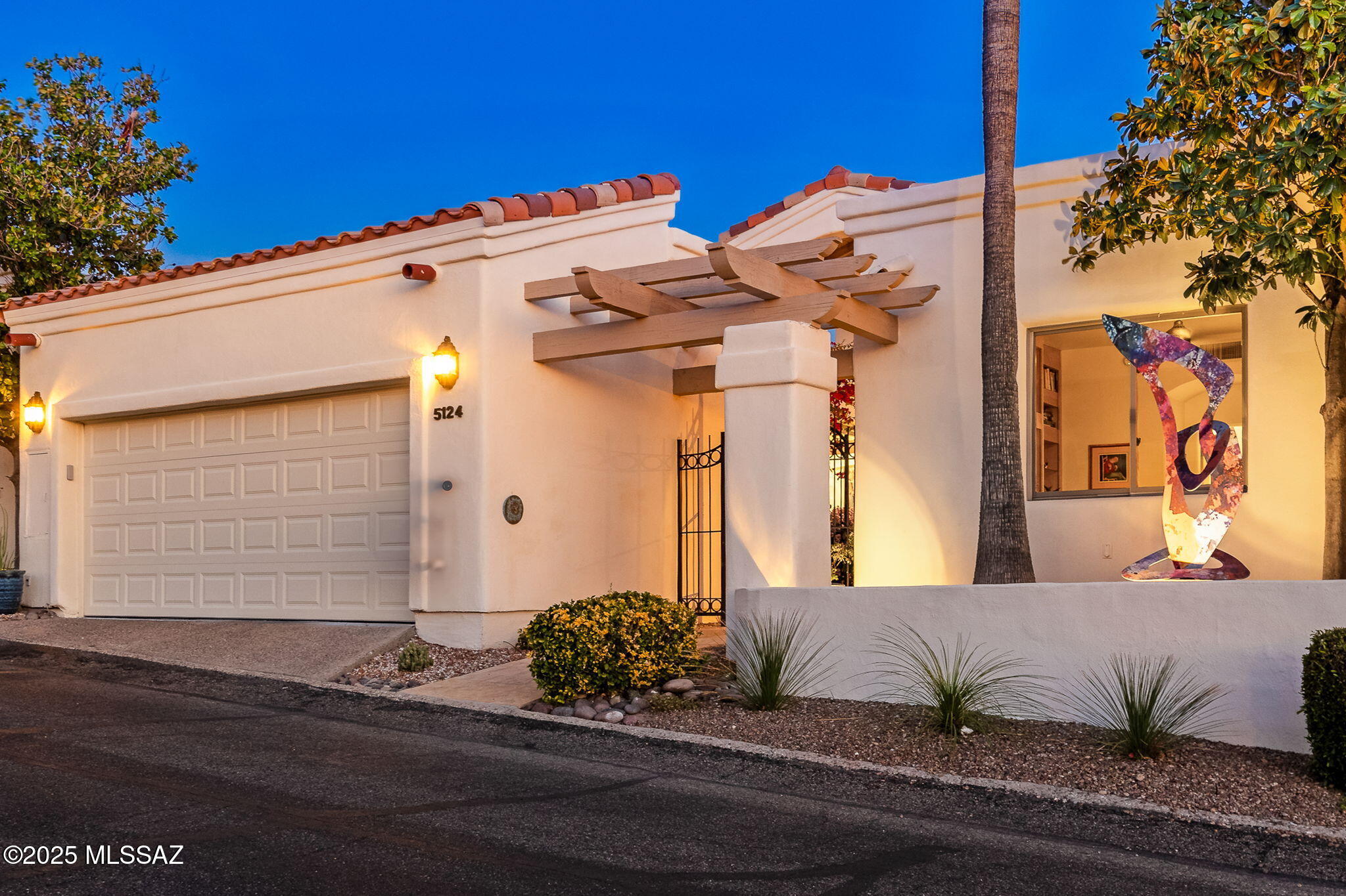 5124 E Calle Brillante