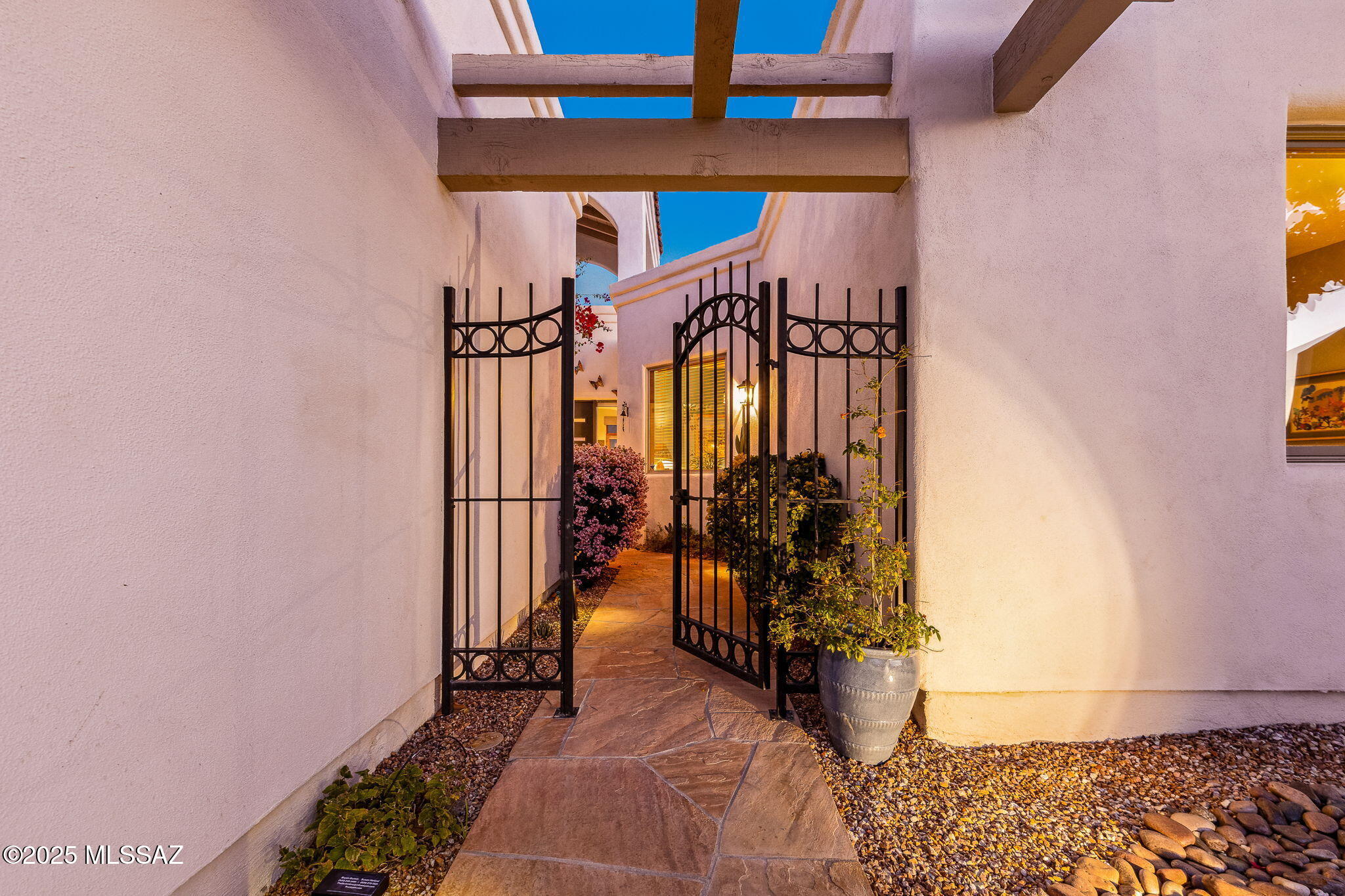 5124 E Calle Brillante