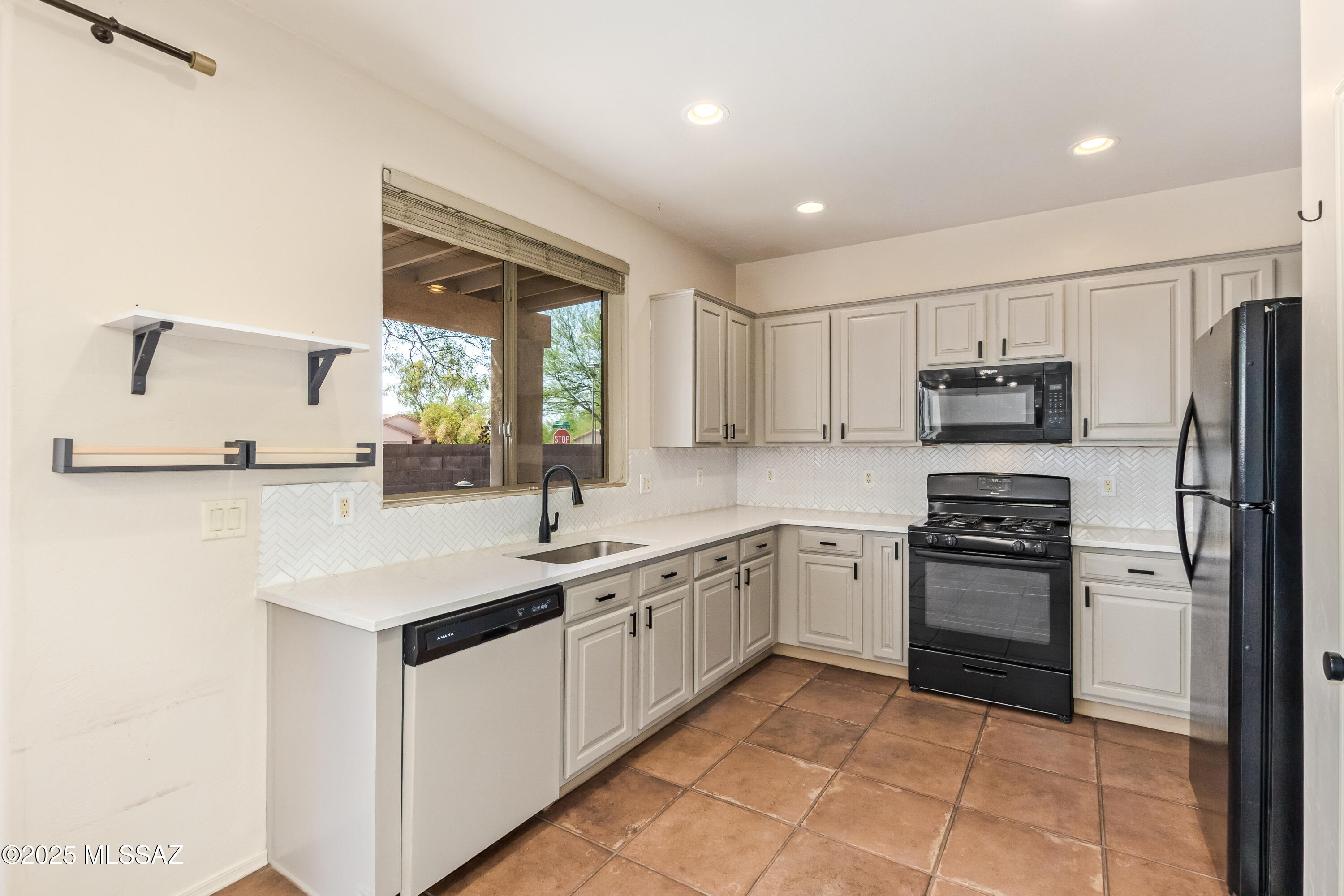 4644 E Avenida Rio Bruza