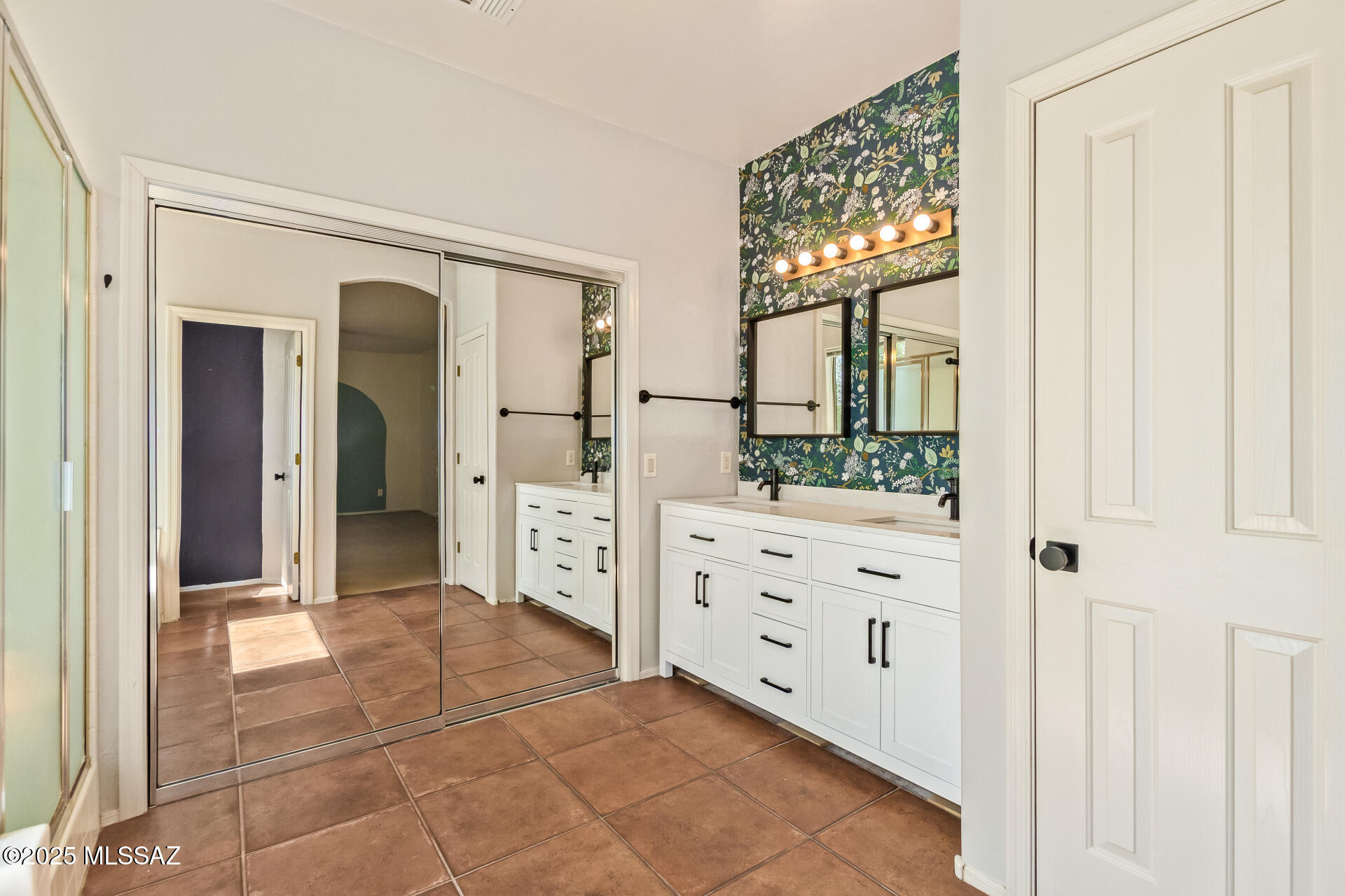 4644 E Avenida Rio Bruza