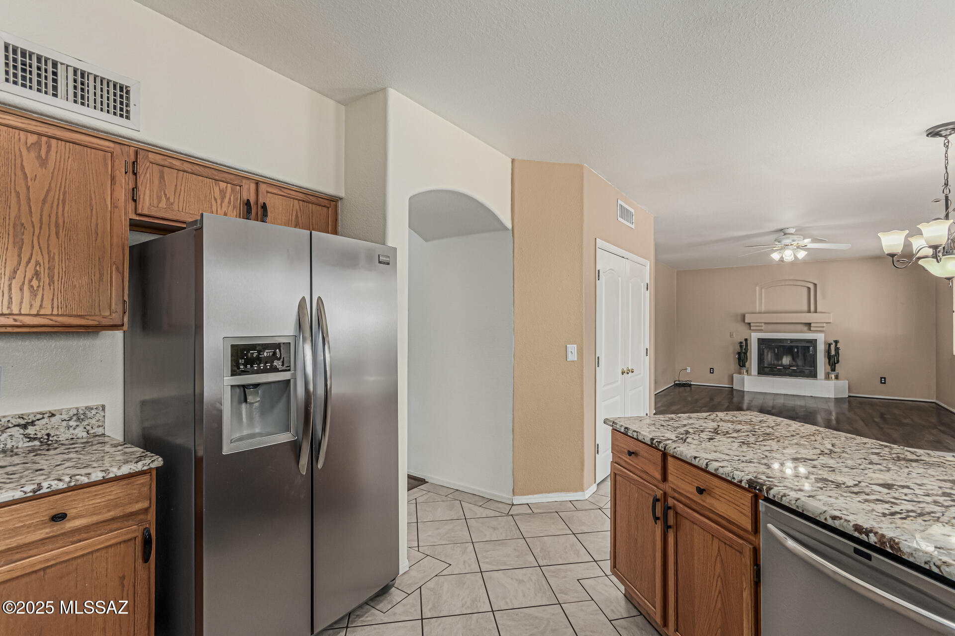 2720 W Camino de las Grutas
