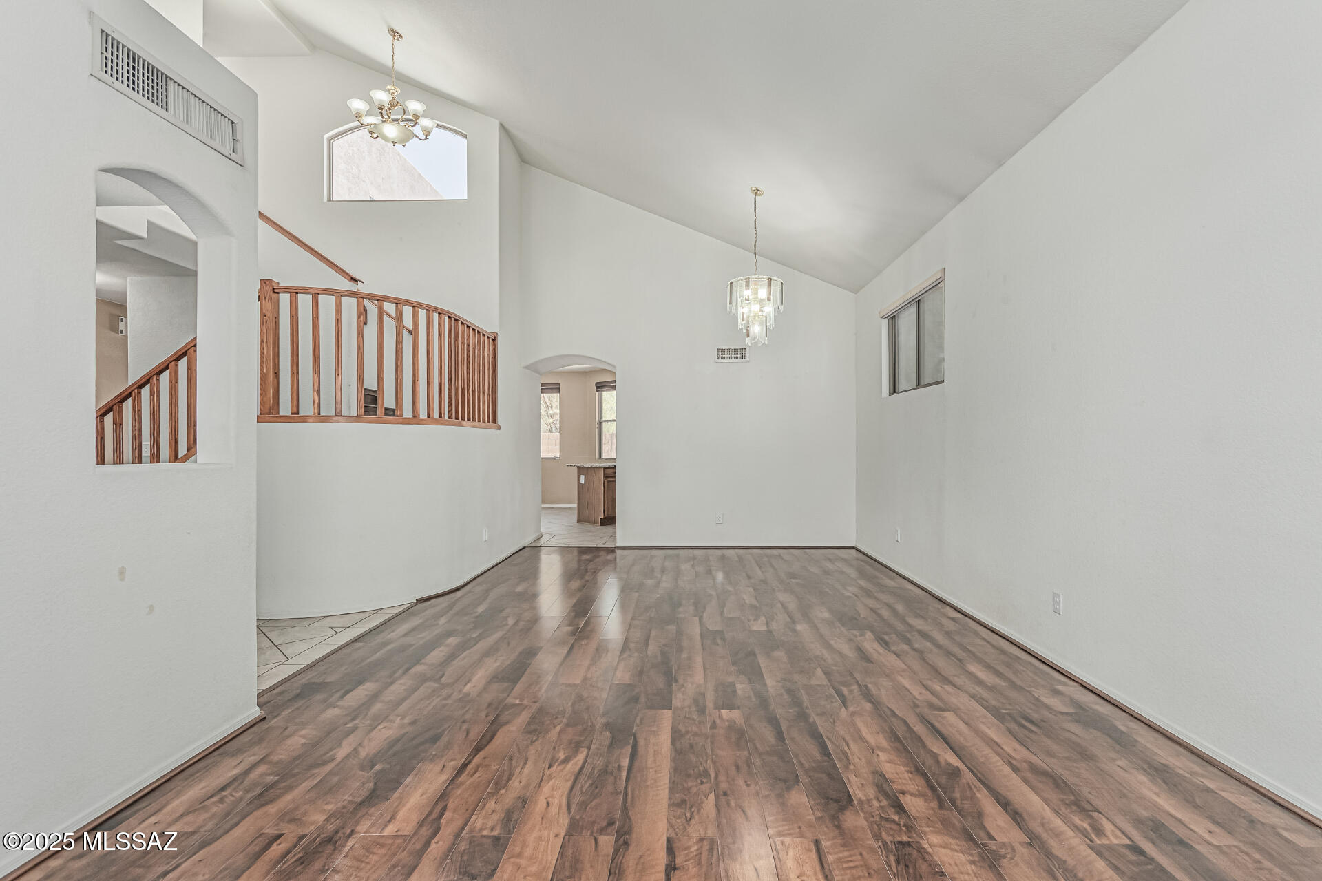 2720 W Camino de las Grutas