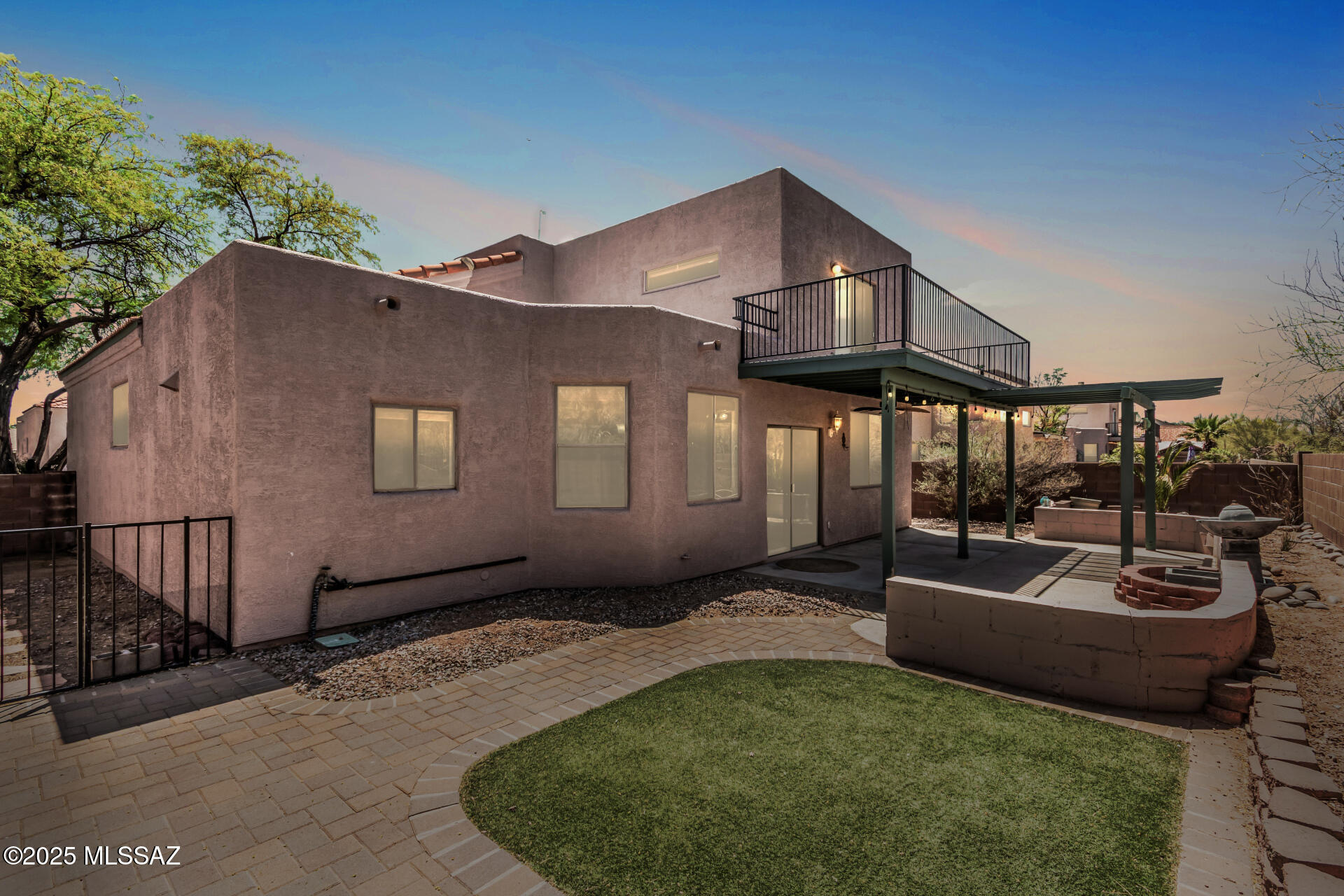 2720 W Camino de las Grutas
