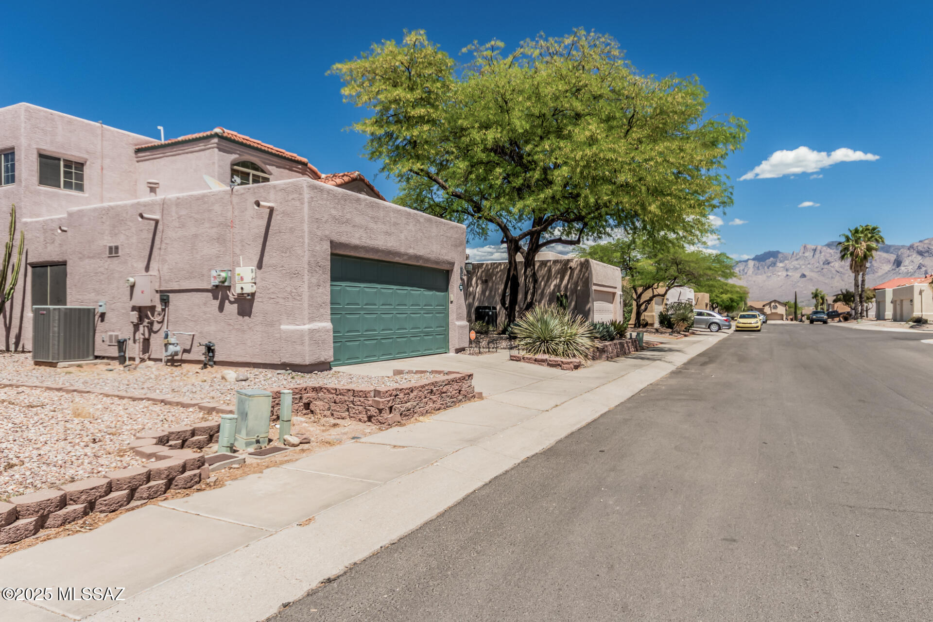 2720 W Camino de las Grutas