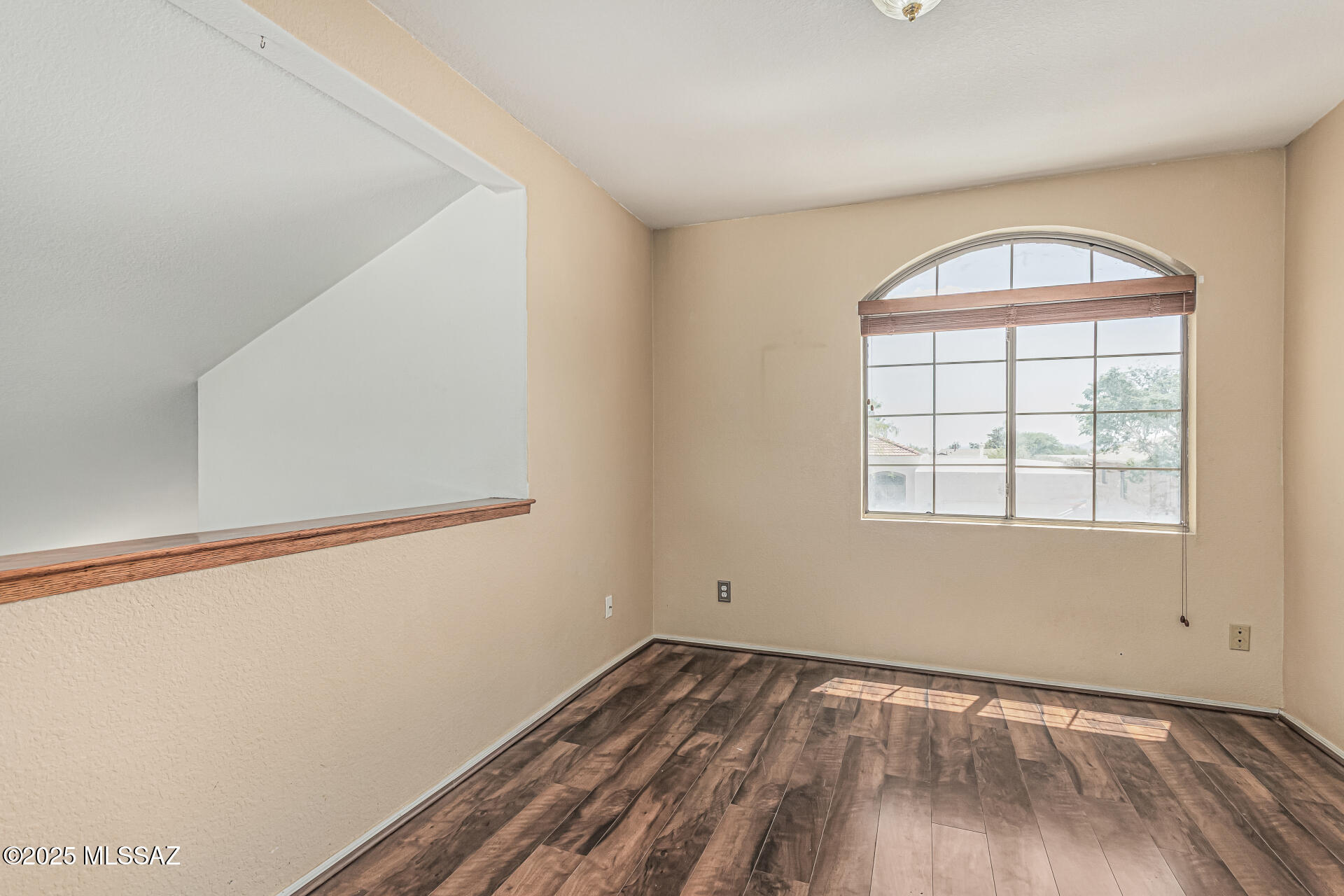 2720 W Camino de las Grutas