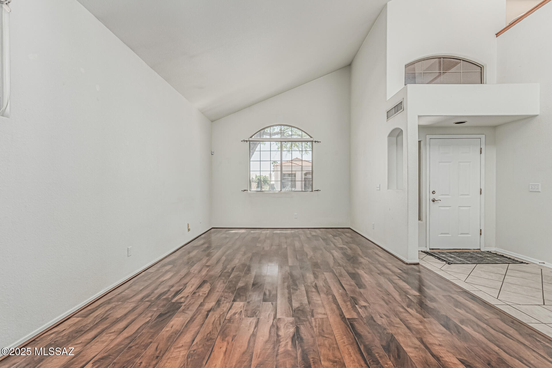 2720 W Camino de las Grutas