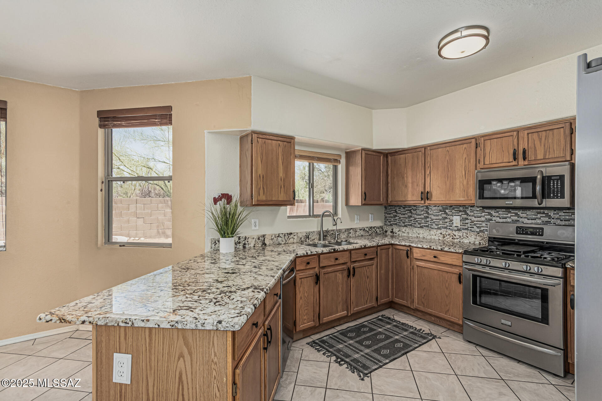 2720 W Camino de las Grutas