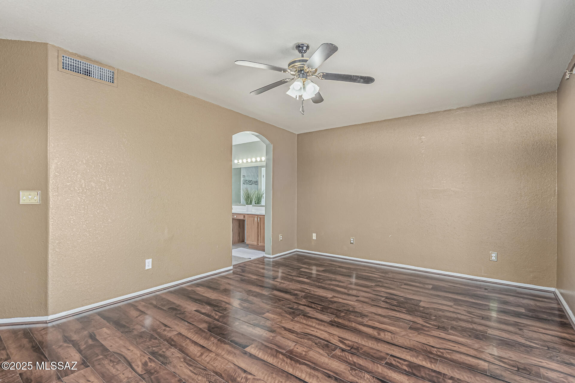 2720 W Camino de las Grutas