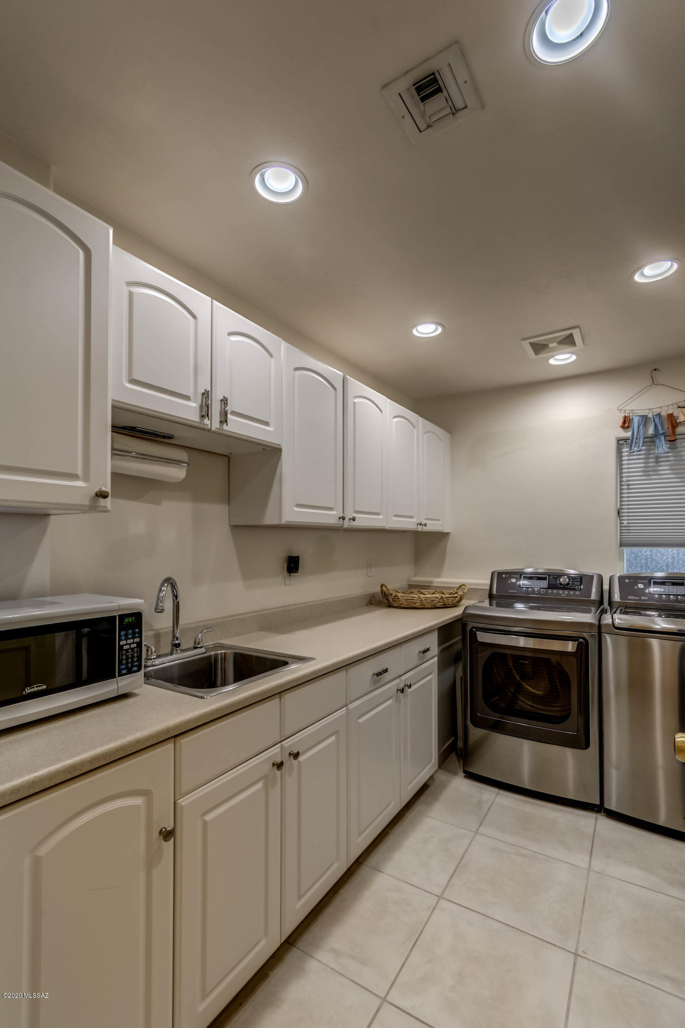 4052 E Calle De Jardin