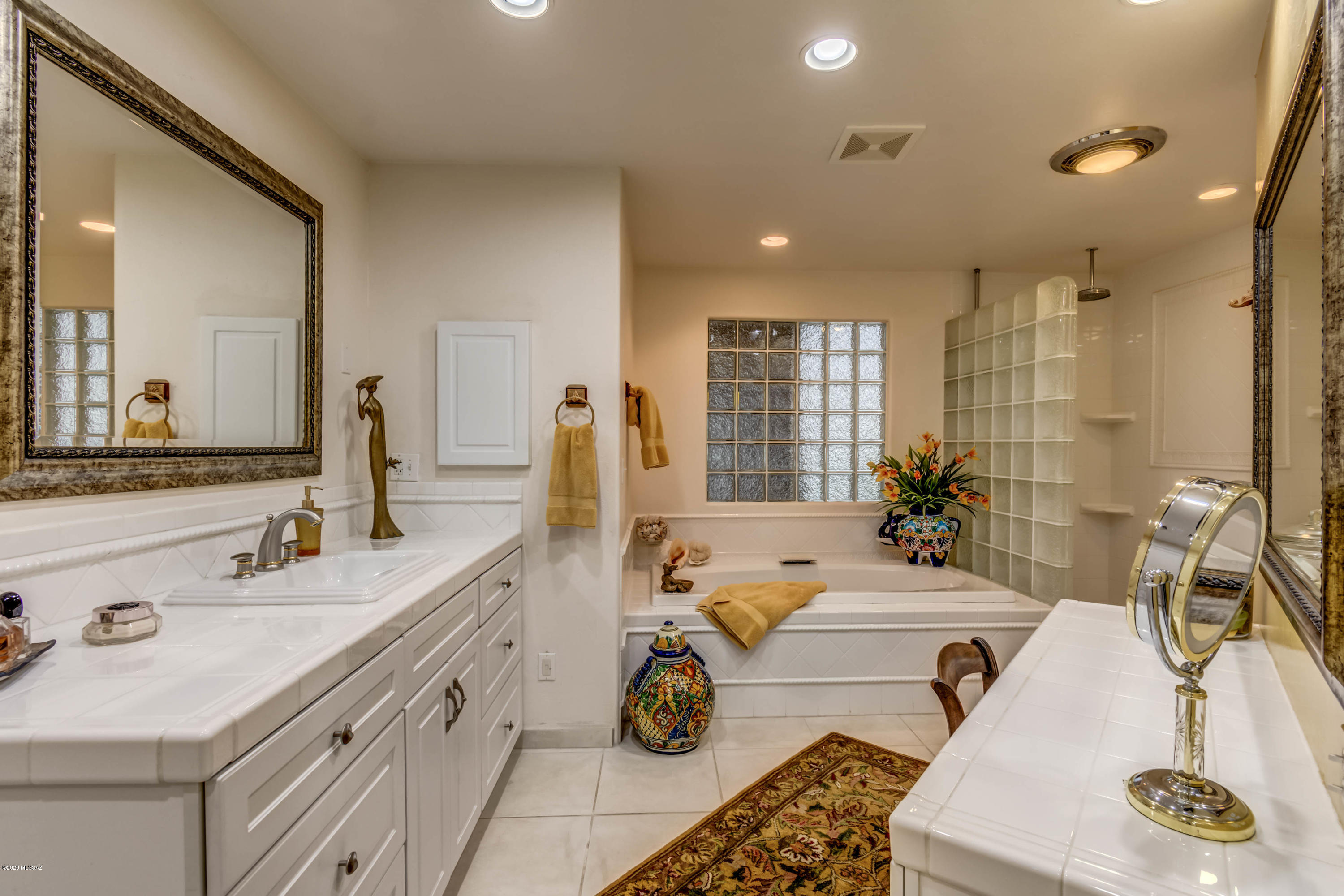 4052 E Calle De Jardin
