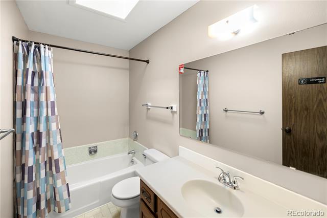 3590 La Mar Place