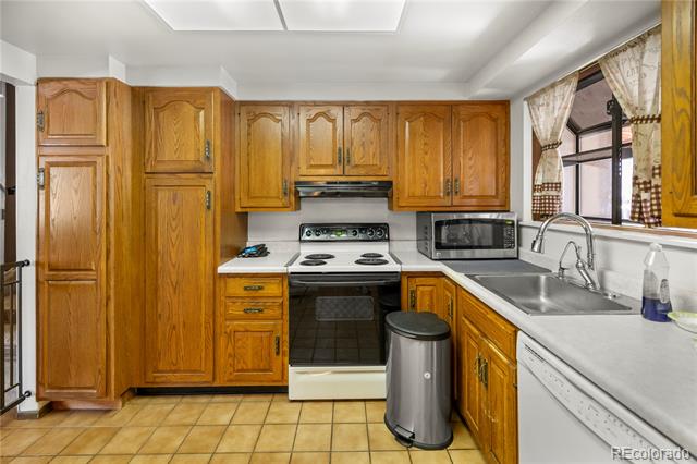 3590 La Mar Place