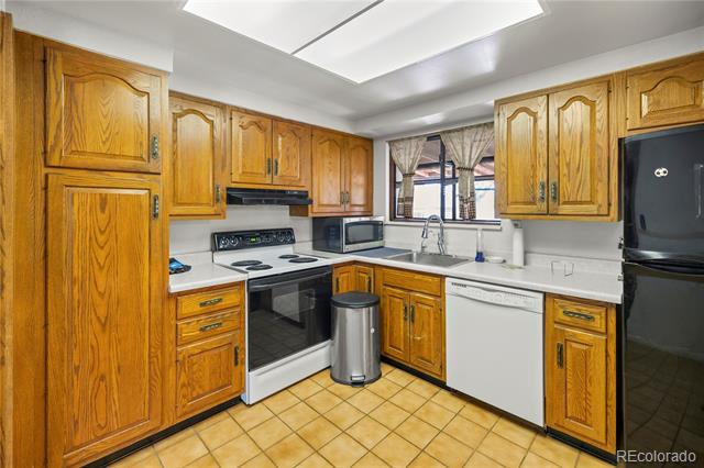 3590 La Mar Place