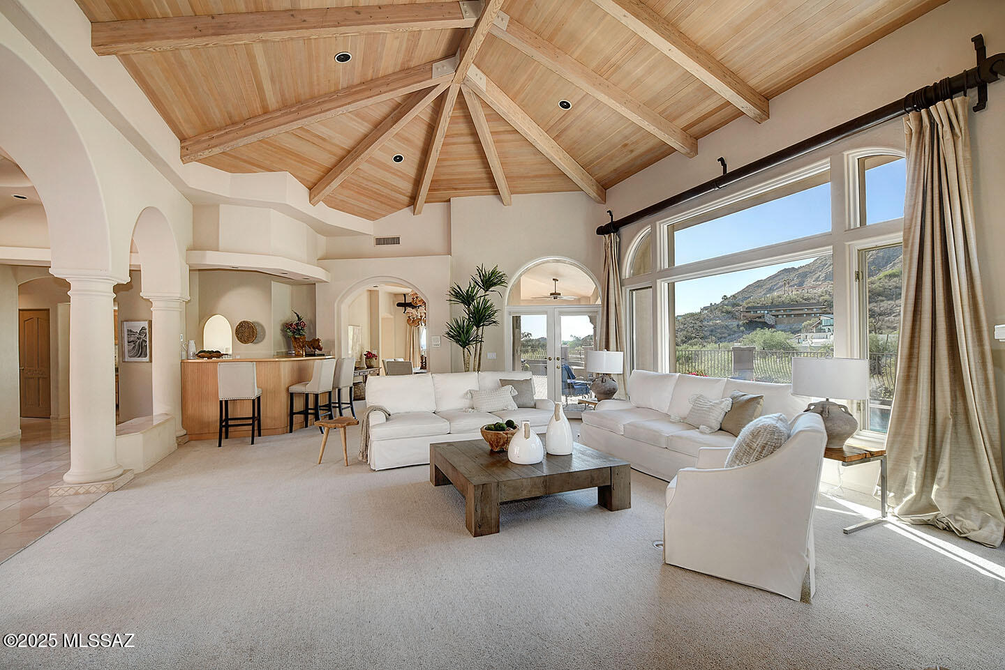 4904 E Oakmont Drive