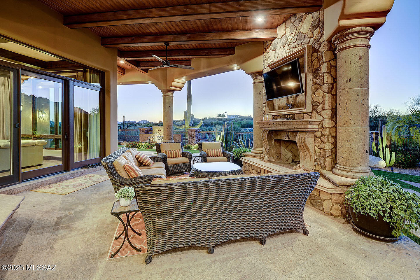 6015 N Camino Preciado