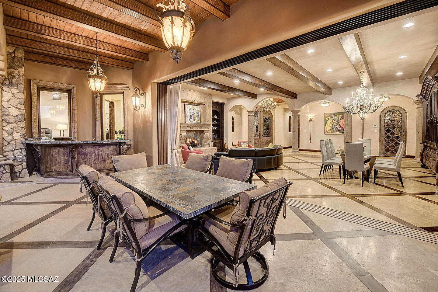 6015 N Camino Preciado