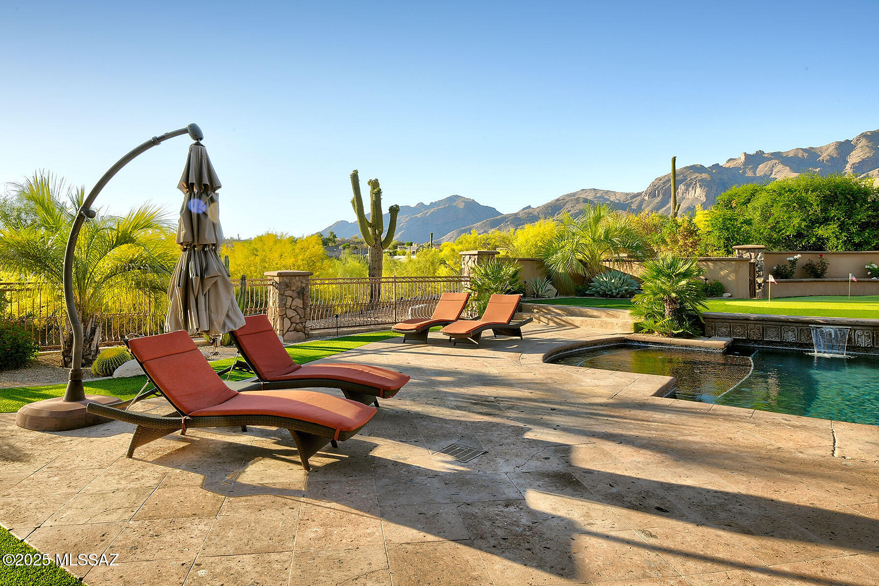 6015 N Camino Preciado